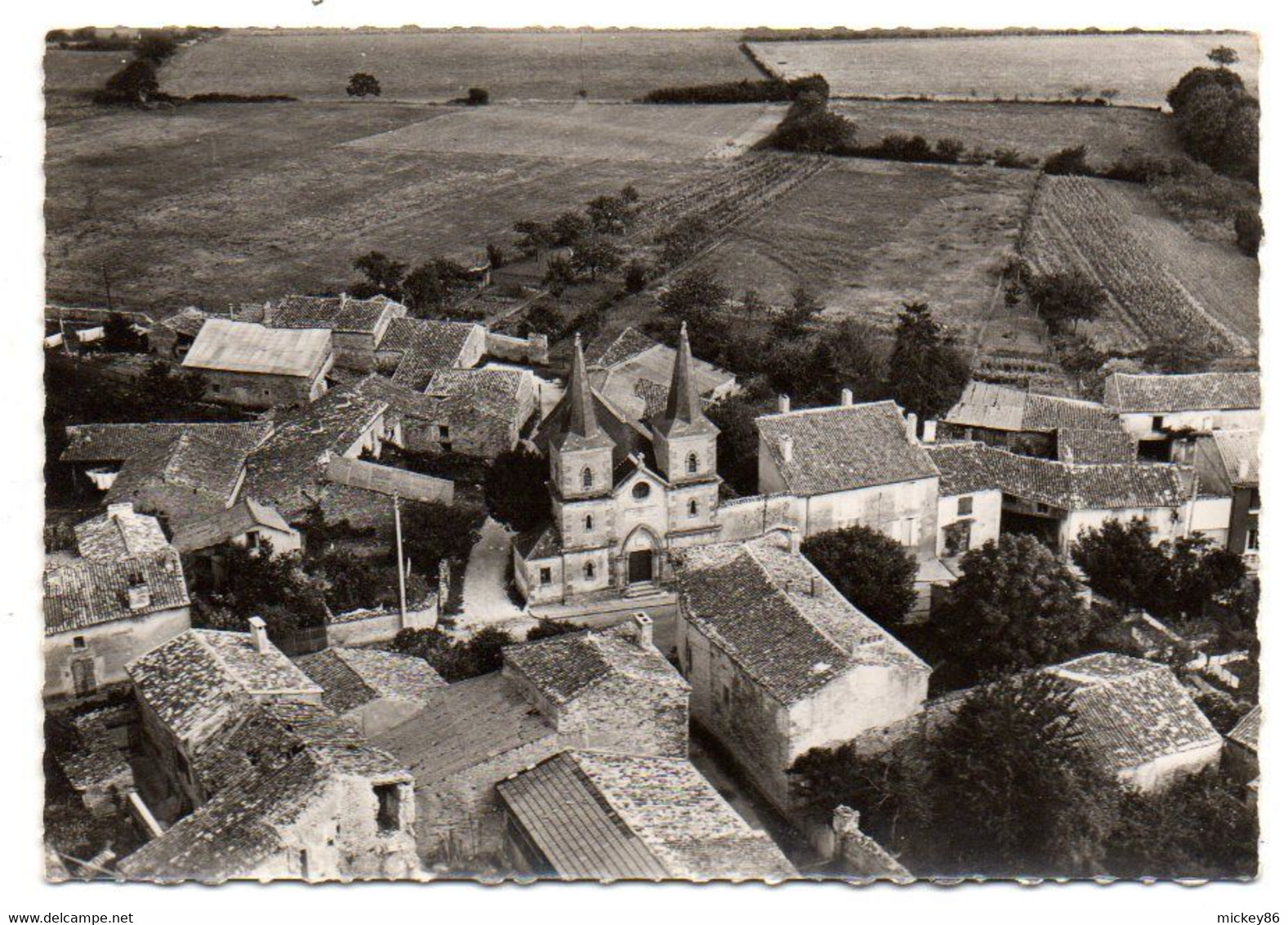 VILLEFAGNAN --En Avion Au-dessus Du Temple--Vue Aérienne.....    éd LAPIE.............à Saisir - Villefagnan