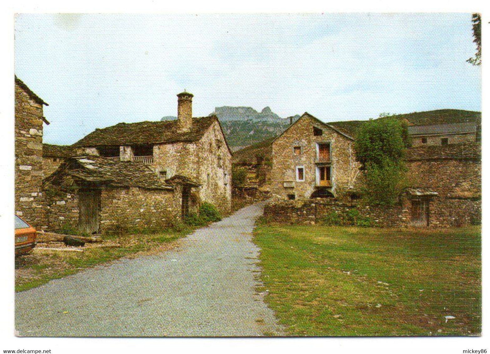 Espagne -- FANLO -1989 -- Buerba ..Vista Parcial  Al Fondo El Sestrales......carte Toilée........à Saisir - Huesca
