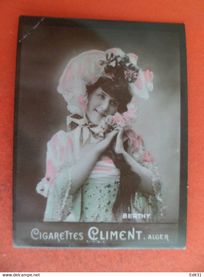 Photo CHROMO Erotique Femme Tabac Gigares Cigarettes Climent - 1906 - BERTHY - Climent