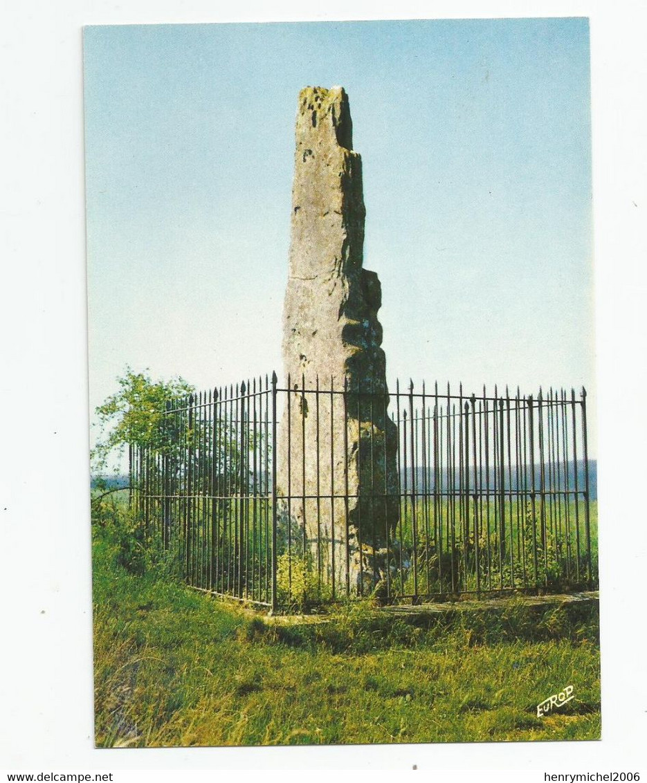 52 Haute Marne Env De St Dizier Le Menhir Fontaines Sur Marne - Saint Dizier