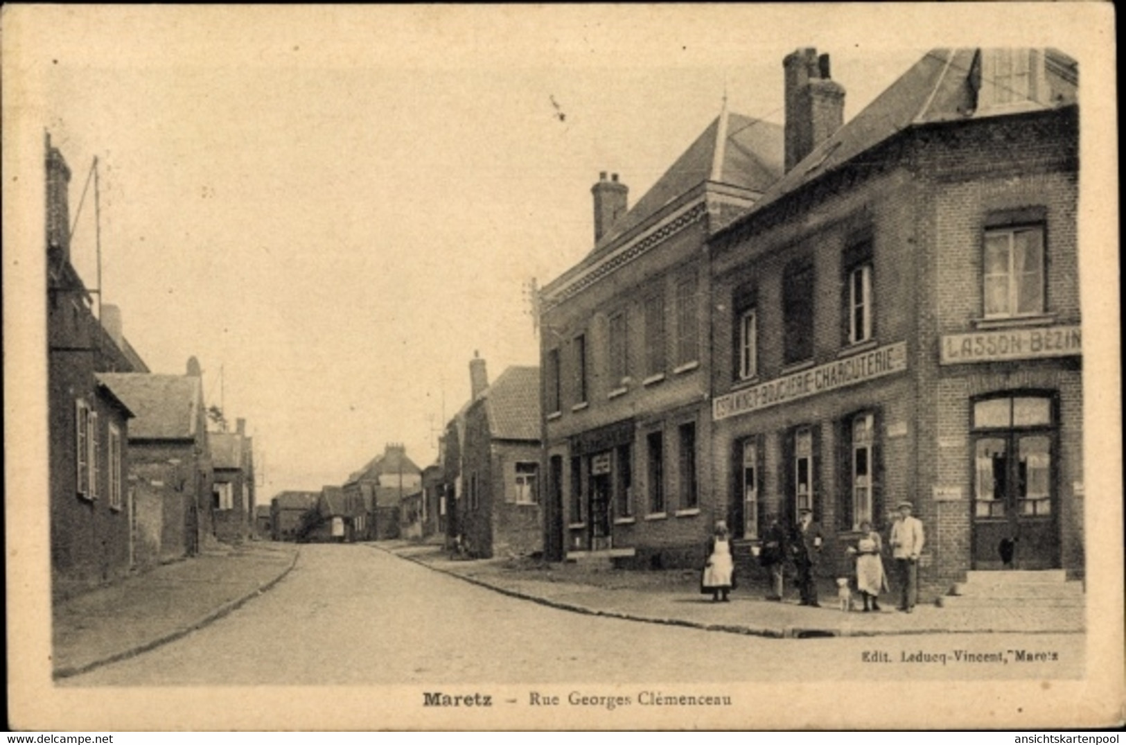 CPA Maretz Nord, Blick In Die Rue Georges Clemenceau, Passanten - Altri & Non Classificati