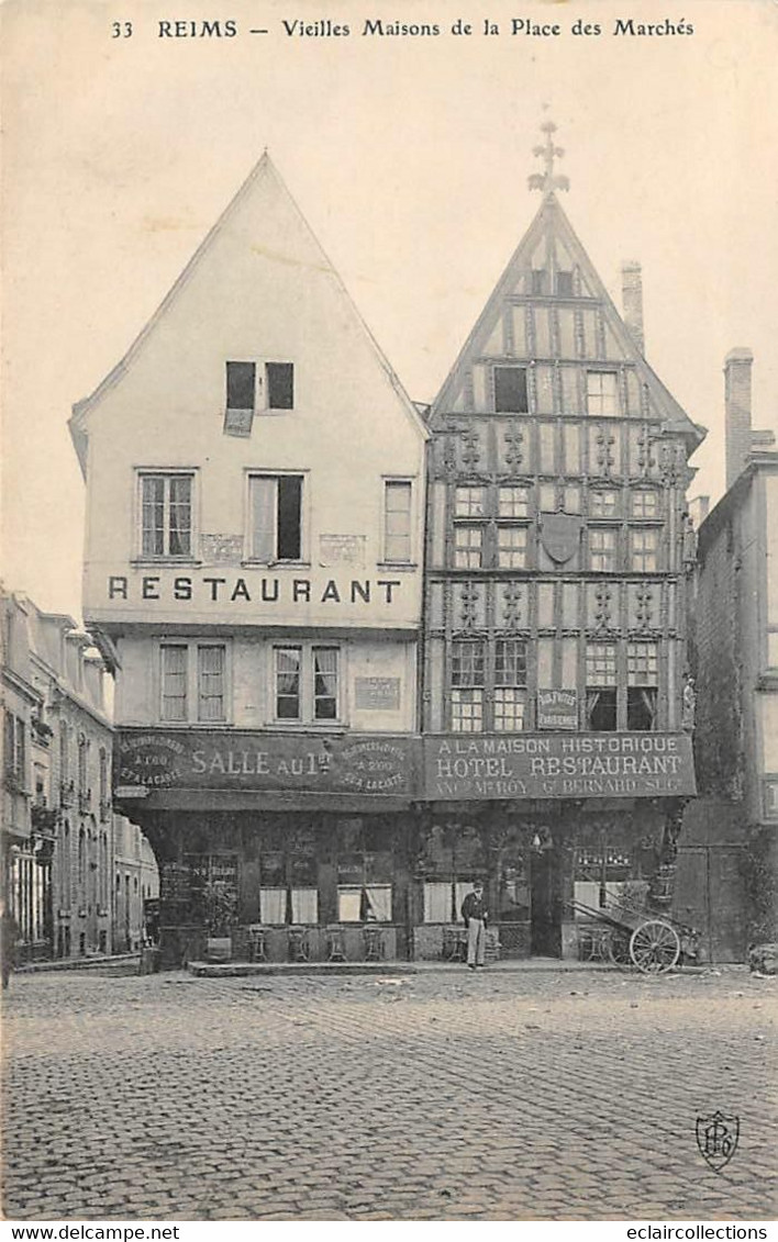 Reims          51          Vieilles Maisons Place Des Marchés . Hôtel Restaurant        (voir Scan) - Reims