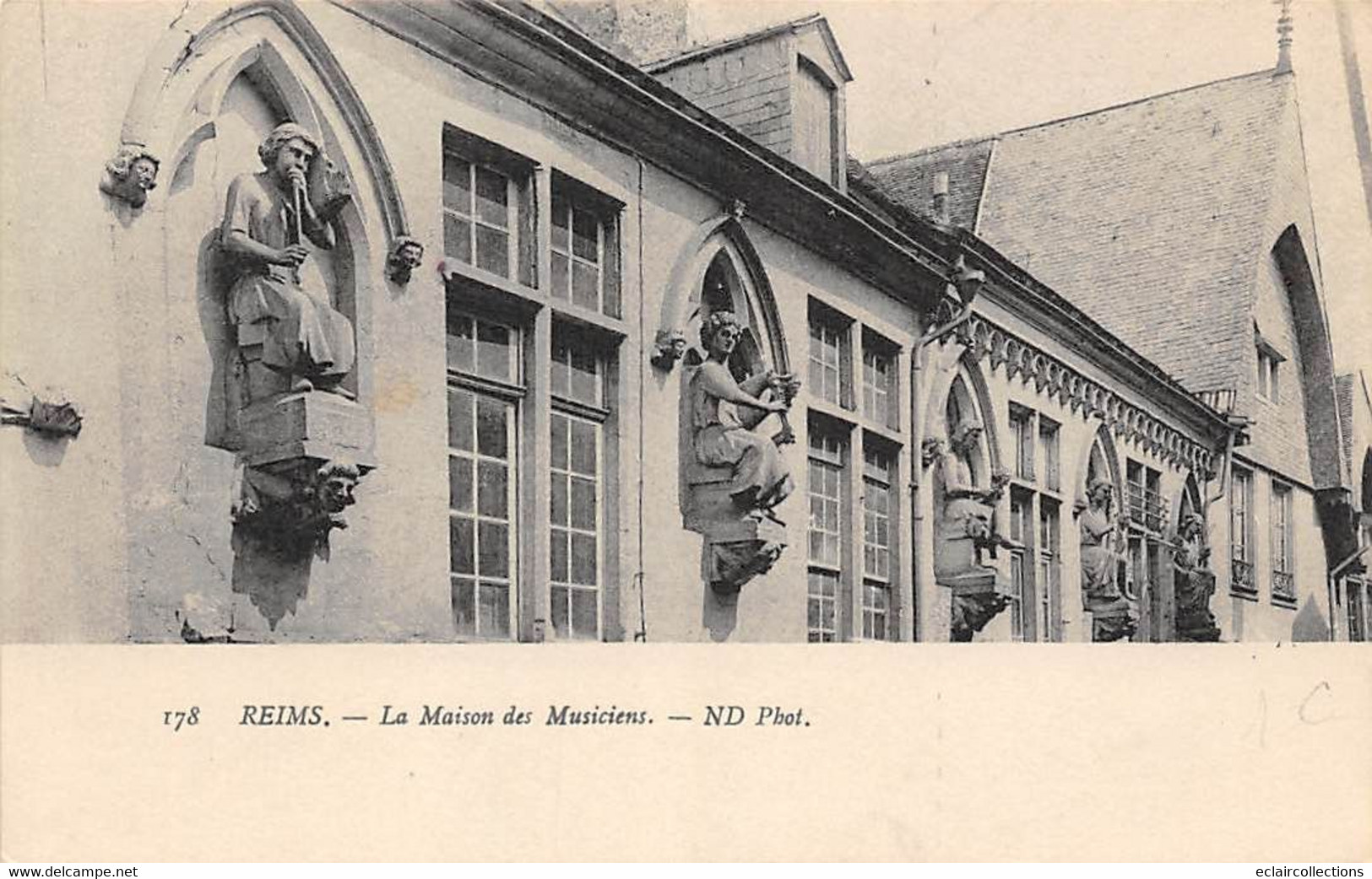 Reims          51         Lot de 30  cartes.  Rues. Commerces. Marchés        (voir scan)