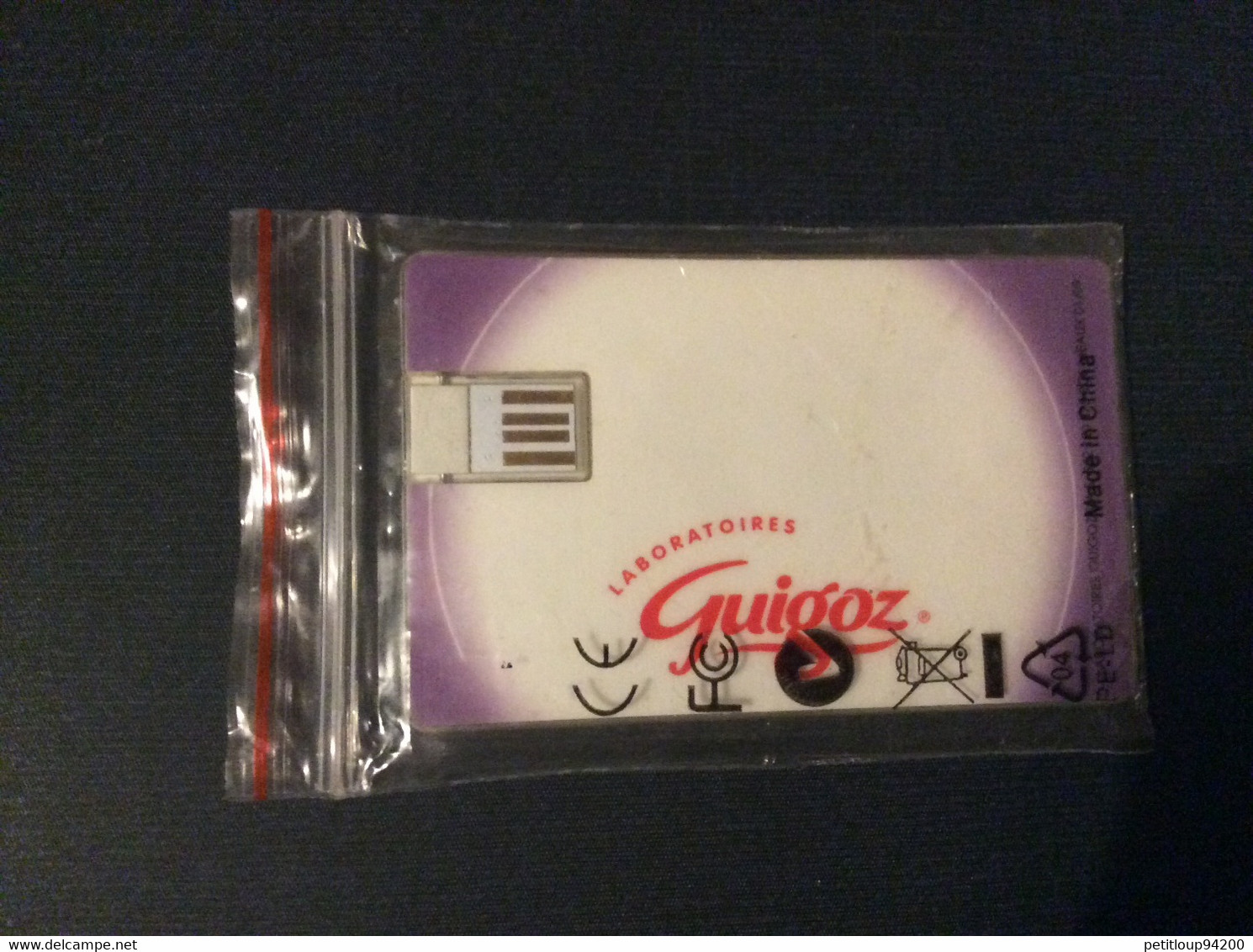 CLE USB 2,90  Auto-Alimente  LABORATOIRES GUIGOZ - Autres & Non Classés