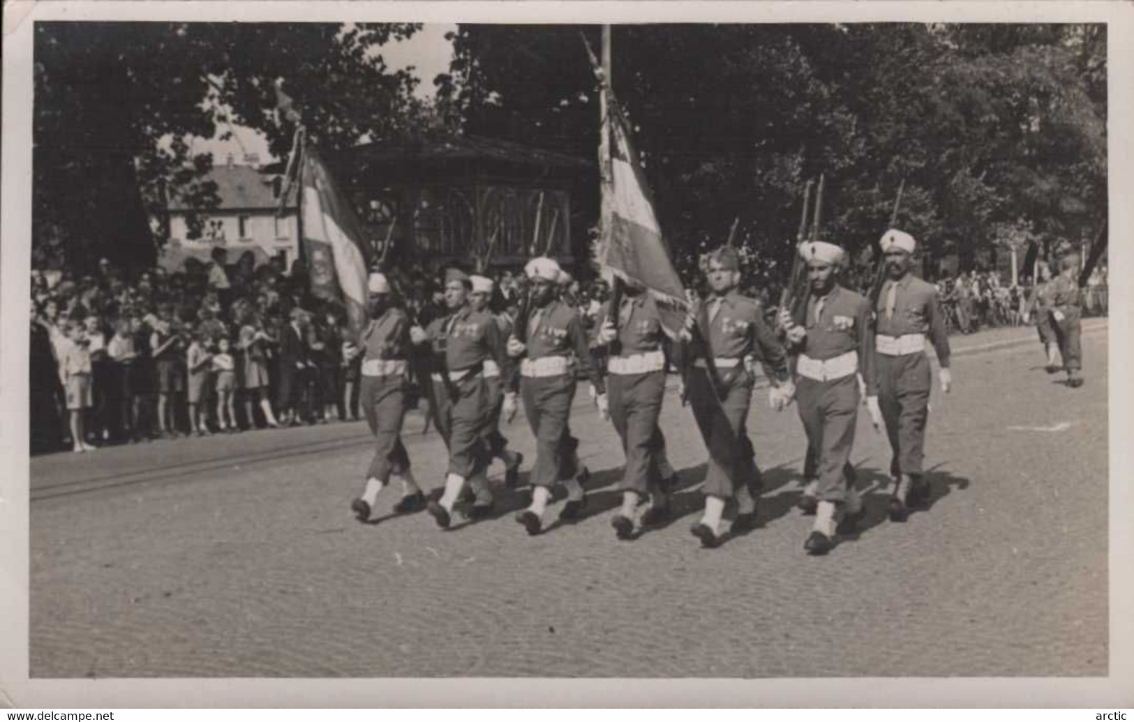 18 Photos cartes du 1er Régiment  de Tirailleurs Marocains prise d'arme, défilé