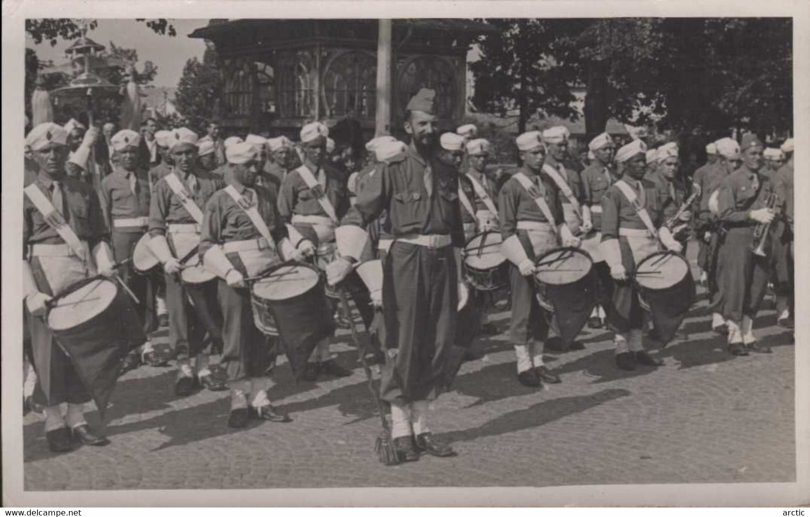 18 Photos cartes du 1er Régiment  de Tirailleurs Marocains prise d'arme, défilé