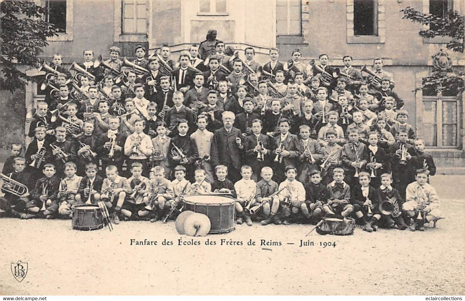 Reims        51         Fanfare Des Ecoles Des Frères De Reims Juin 1904      (voir Scan) - Reims