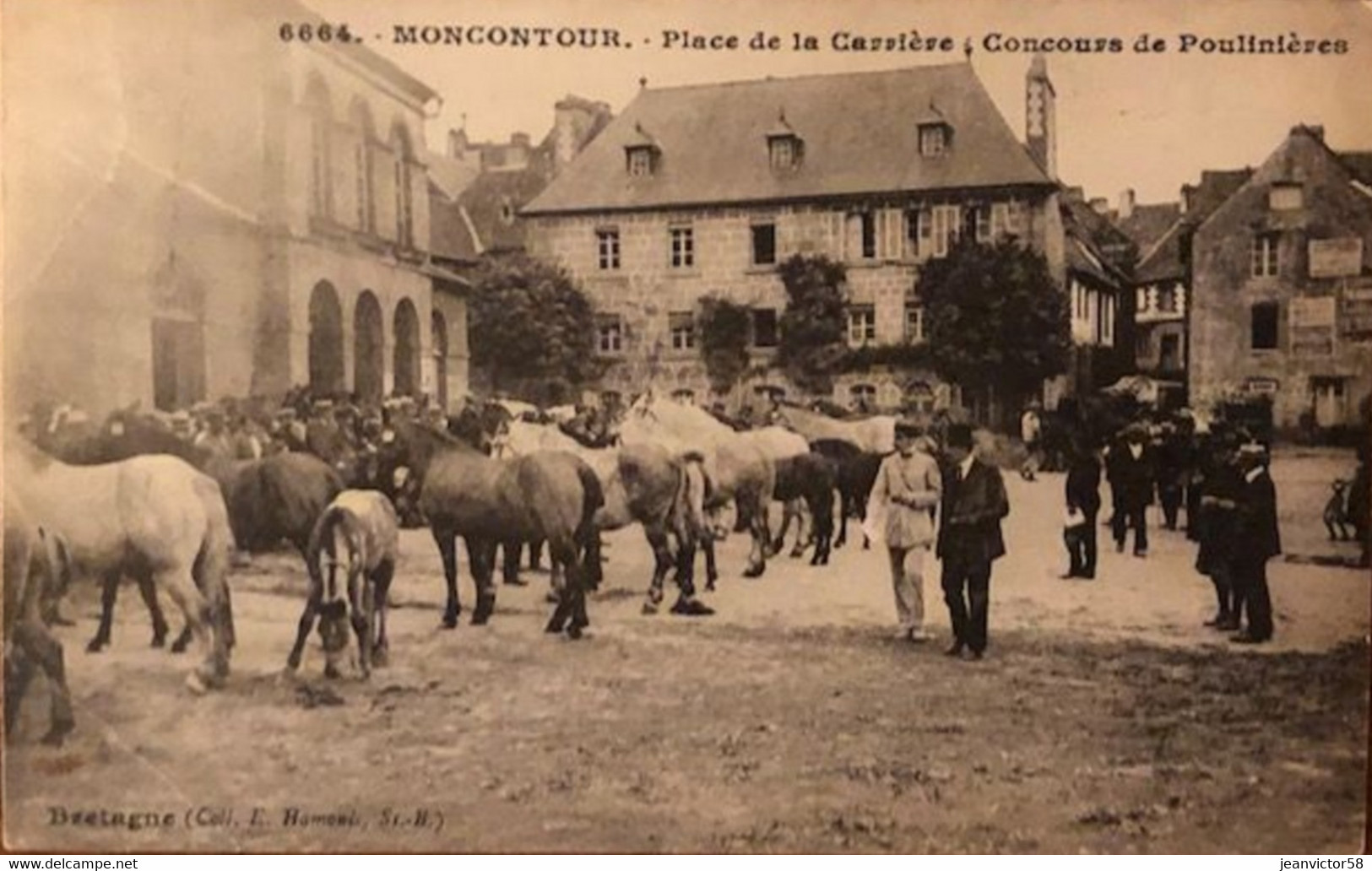 6664   Montcontour  Place De La Carrière, Concours De Poulinières    Bretagne  Coll Hamonic St.B - Moncontour