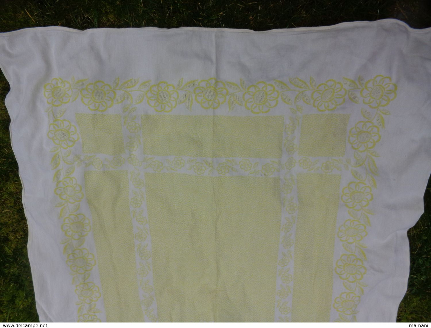 Nappe Jaune -vintage  130x212 Damassée ?? - Altri & Non Classificati