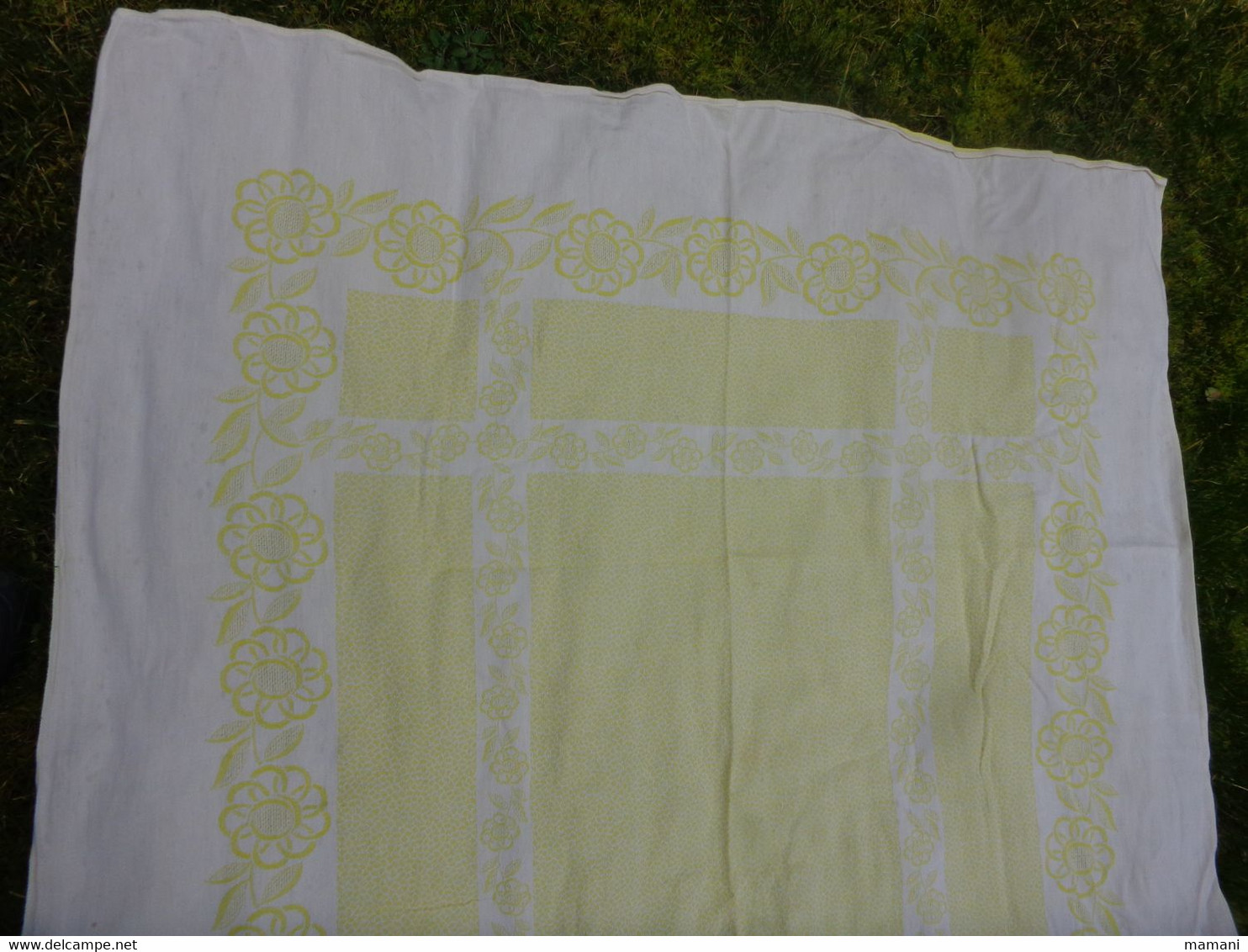 Nappe Jaune -vintage  130x212 Damassée ?? - Otros & Sin Clasificación