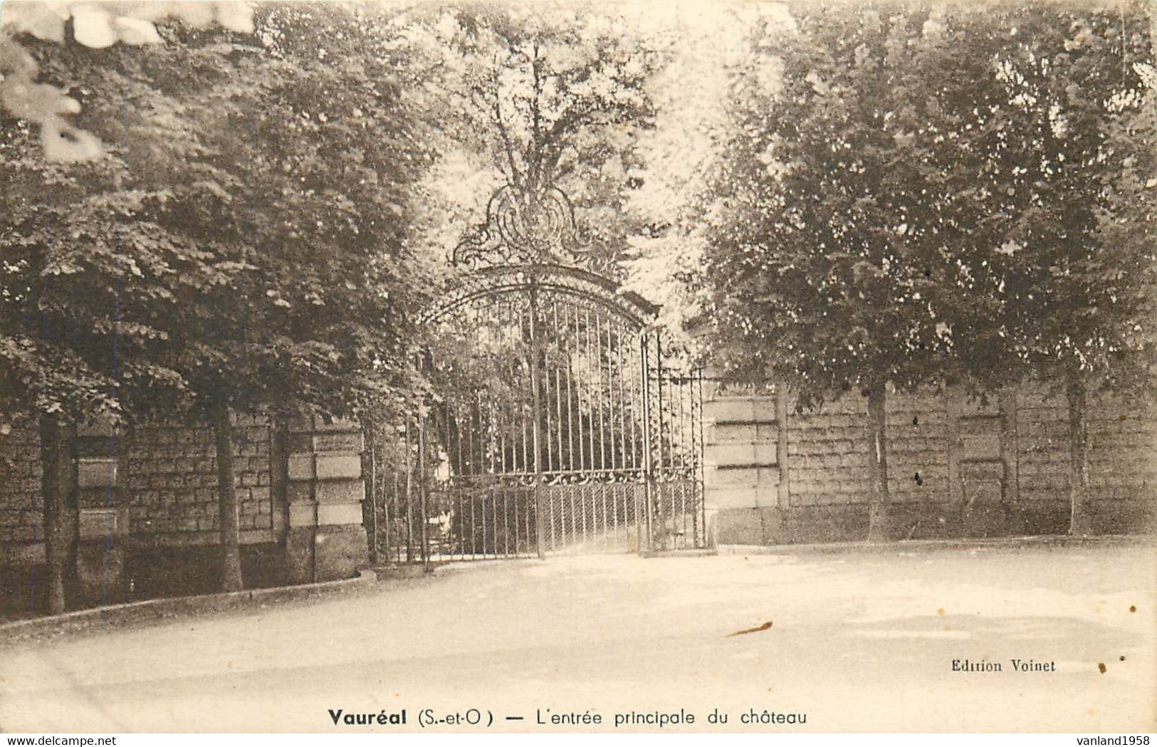 VAUREAL -  L'entrée Principale Du Château - Vauréal