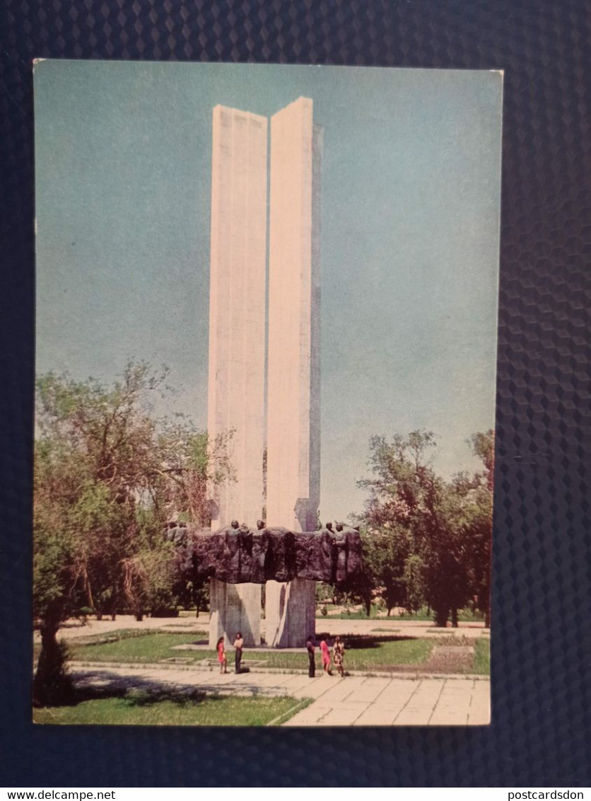 KYRGYZSTAN. BISHKEK CAPITAL. Friendship Monument USSR PC 1977 Stationery - Kirghizistan