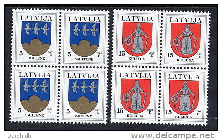 LATVIA 2002  Arms Definitives 5, 15 S. Dated 2002 In Blocks Of 4 MNH / **.  Michel 541-42 A II - Letland