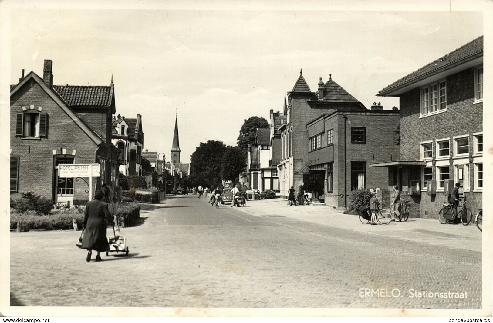 Nederland, ERMELO, Stationsstraat, Postkantoor, Wegwijzer (1950s) Ansichtkaart - Ermelo