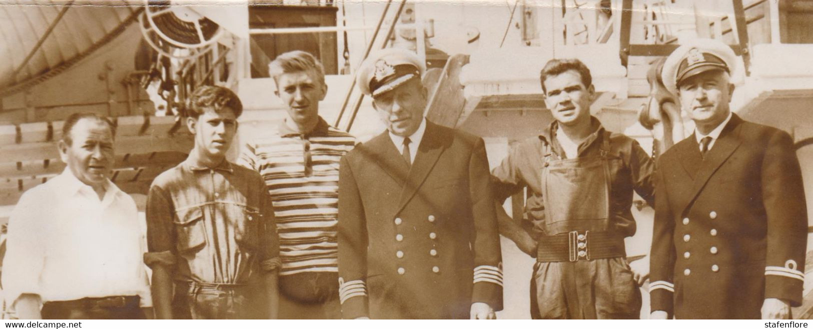 Mercator, Originele Foto Van  Laatste Bemanning En Officieren Op 03/07/1965, In De Haven Van Oostende - Oostende