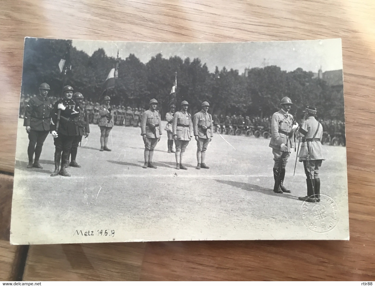 Carte Photo Remise De Décoration Fanion Des Automitrailleuses Metz 1919 1914-18 - 1914-18