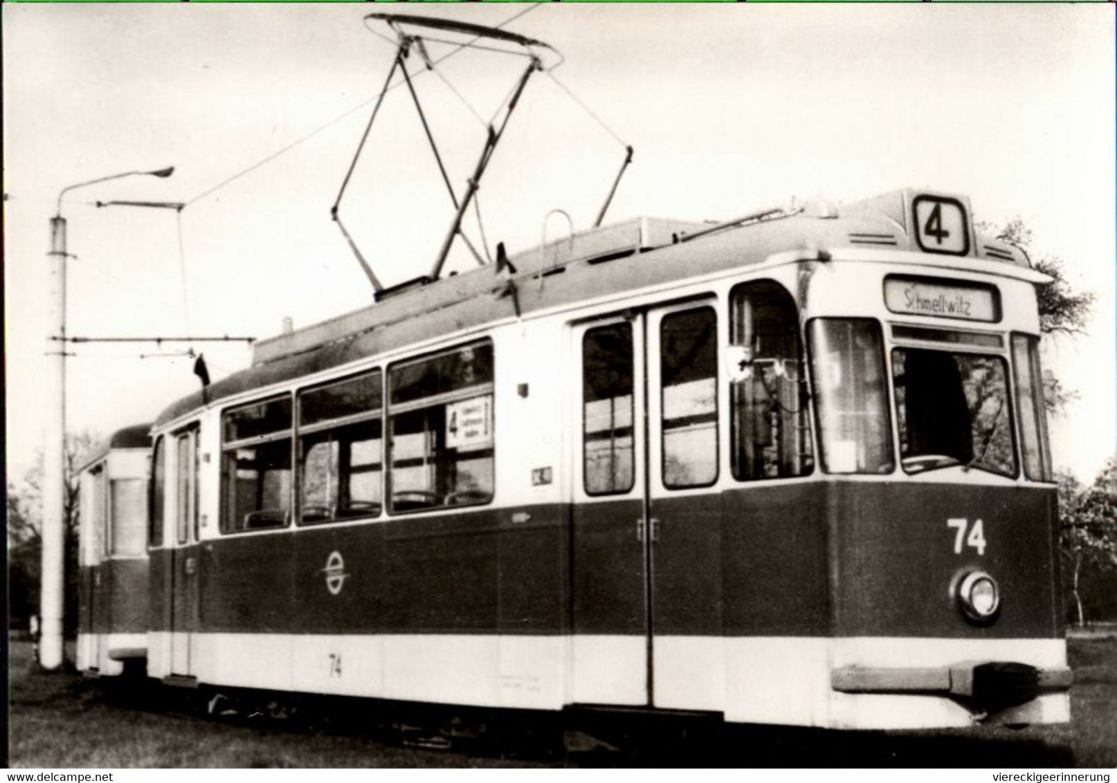 ! DDR S/w Ansichtskarte 75 Jahre Cottbuser Straßenbahn, Tram, Linie 4 Richtung Schmellwitz - Tramways