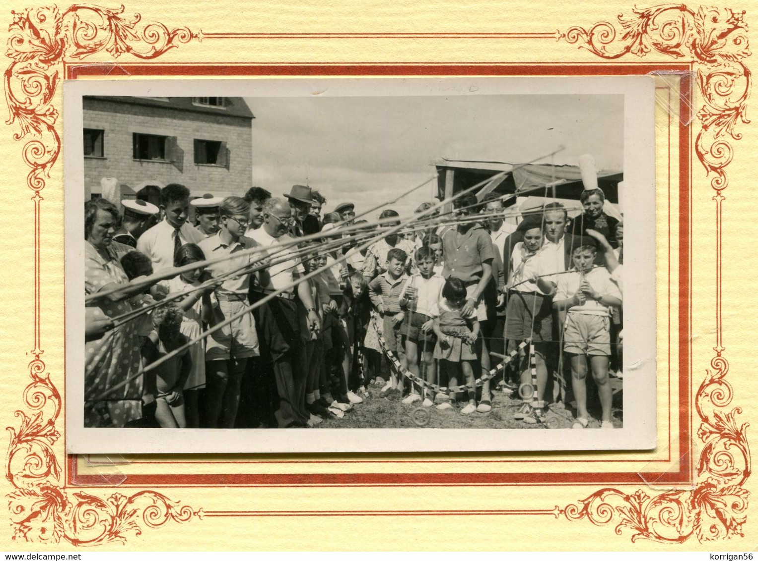 PONT L' ABBE  *** PECHE A LA LIGNE A LA KERMESSE  *** CARTE PHOTO *** CACHET POUILLOT *** - Pont L'Abbe