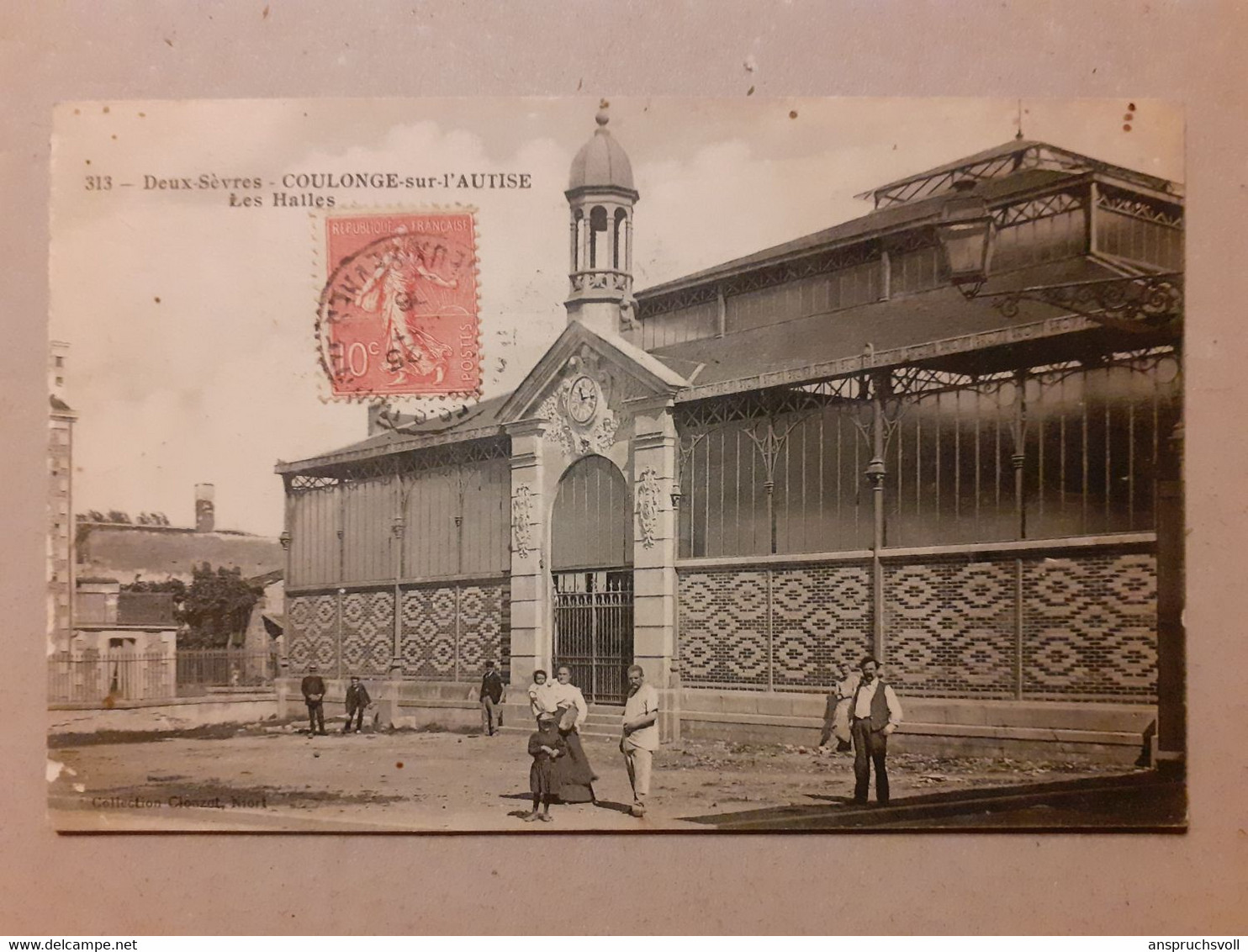 CPA - 79 - COULONGE SUR L'AUTISE - Les Halles - Coulonges-sur-l'Autize