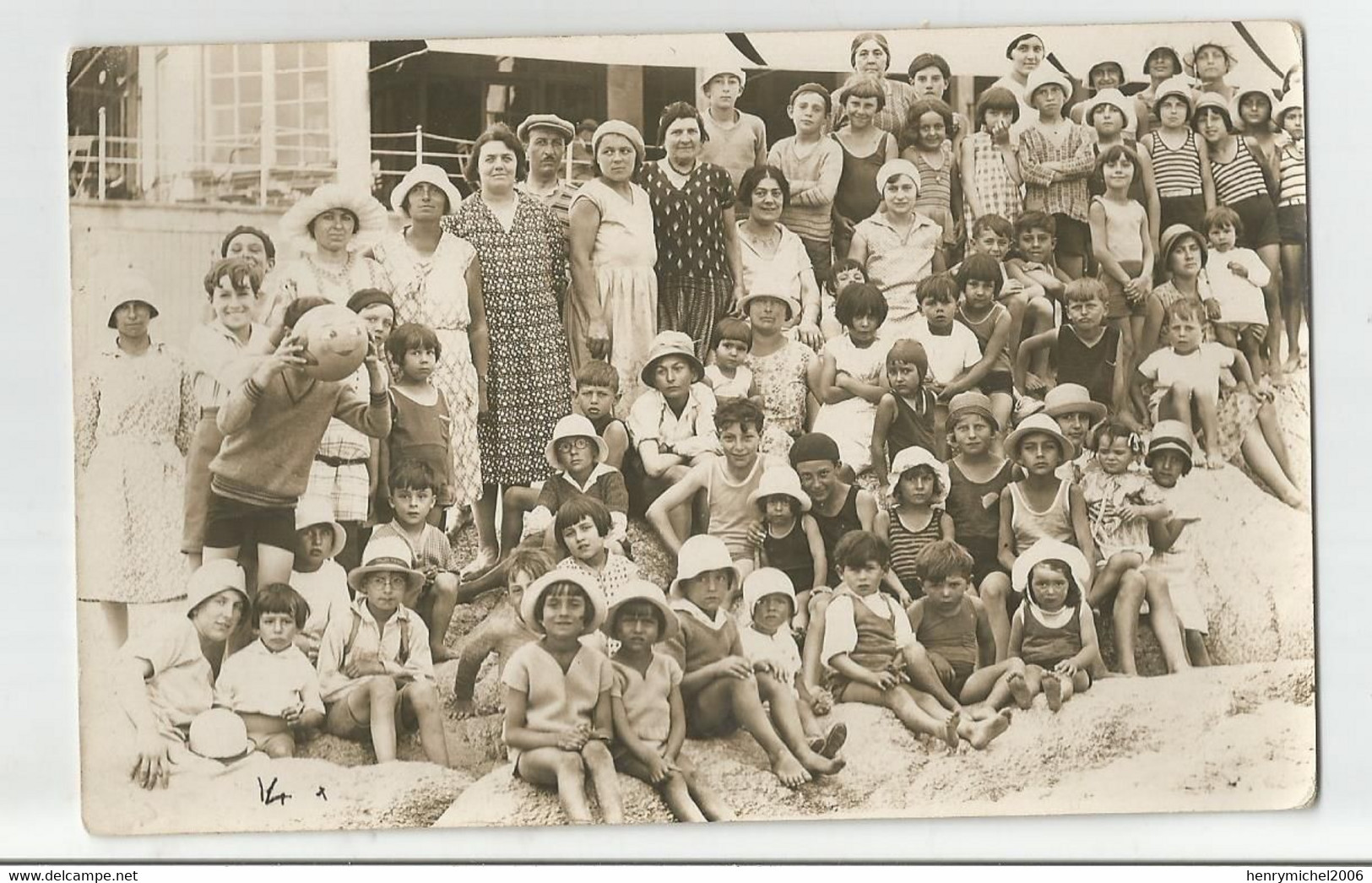 44 Le Croisic Plage De Port Lin 1930 Carte Photo Groupe Famille Dont Enfant Avec Ballon Masque Grimace - Le Croisic