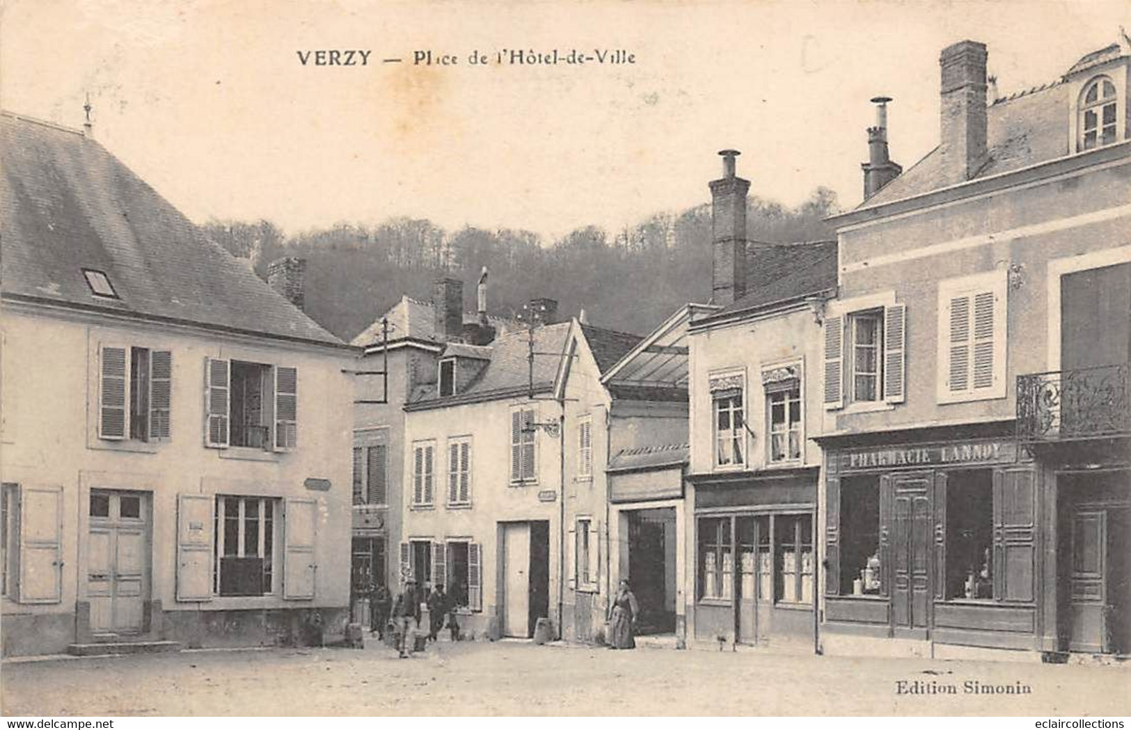 Verzy              51        Place Et Hôtel De Ville. Pharmacie Lannoy        (voir Scan) - Verzy