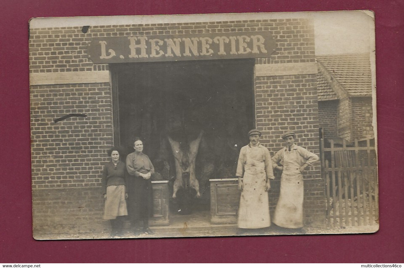 220221 - RARE CARTE PHOTO - 76 LE GRAND QUEVILLY Commerce Boucherie Devanture Carcasse Viande Boucher L HENNETIER - Le Grand-Quevilly