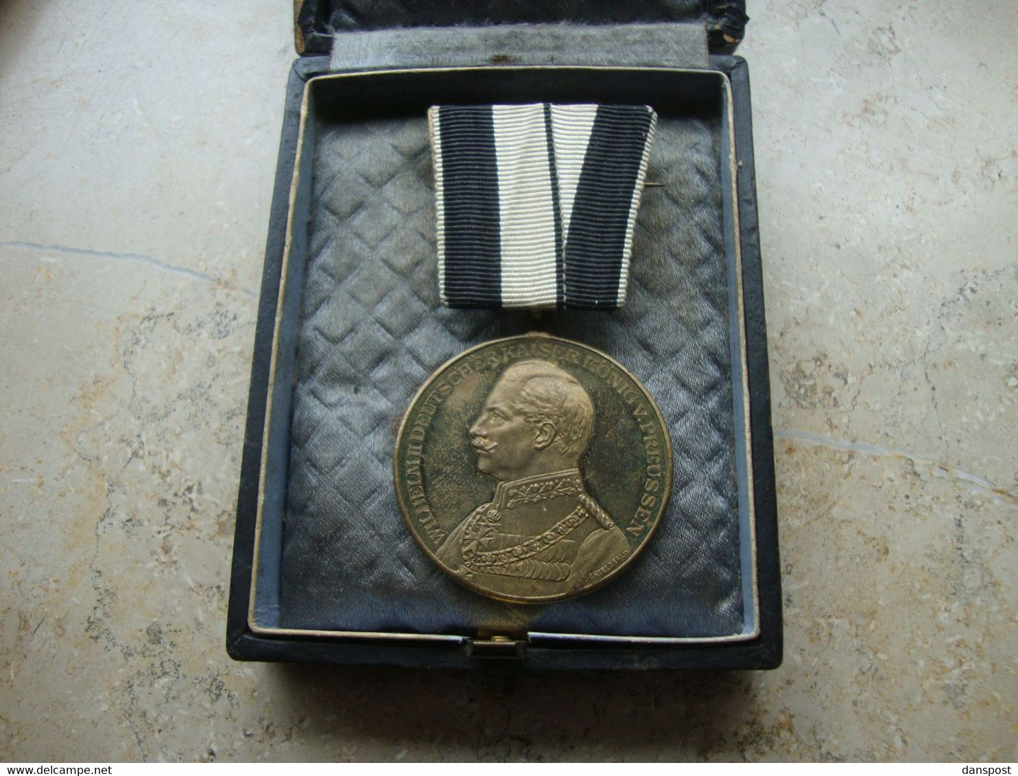 DR Medaille Wilhelm II Kaiser Von Preußen 1813-1913 An Spange Im Original-Etui Sehr Guter Zustand! - Germany