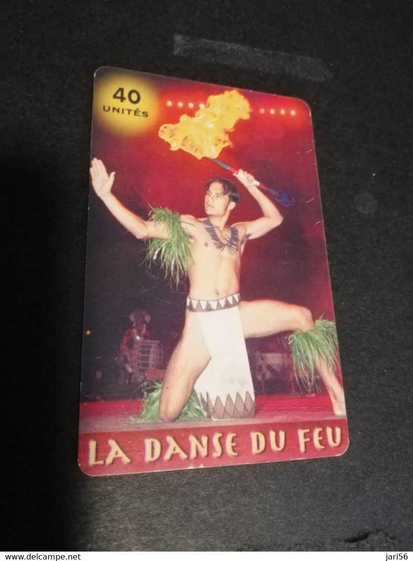 POLINESIA FRANCAISE  CHIPCARD  40 UNITS  LA DANSE DE FEU         **4916** - Polynésie Française