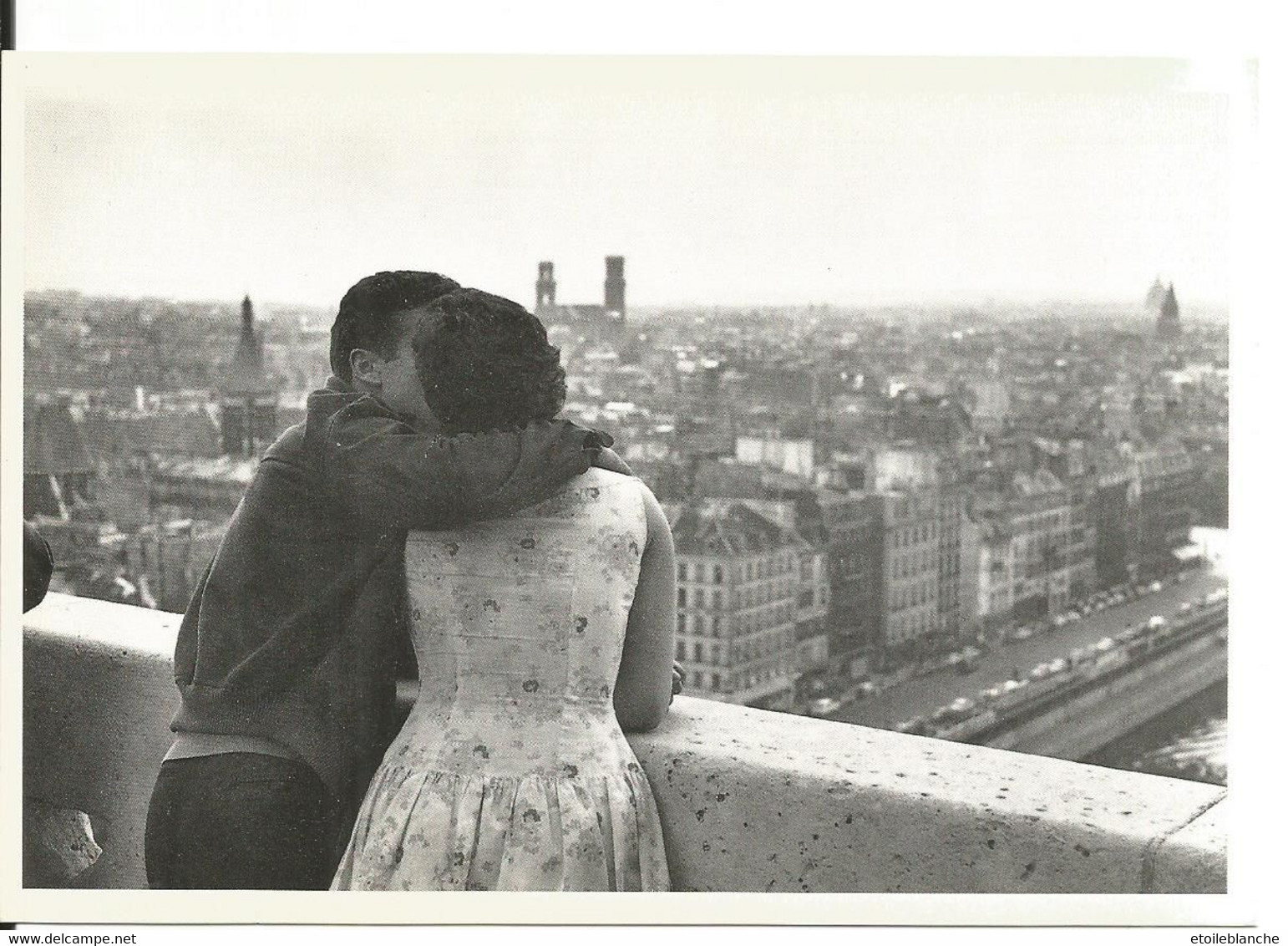 PARIS, Photo 1956, Notre-Dame - Couple Enlacé - Photographe Edouard Boubat - Notre Dame De Paris