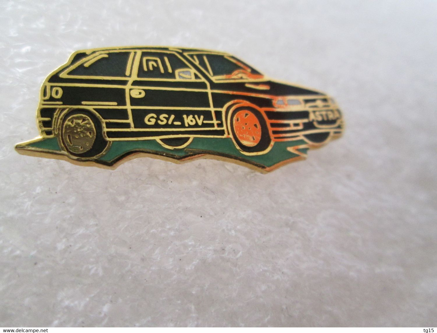 PIN'S   OPEL   ASTRA  GSI   16 V  Email Grand Feu   DEMONS ET  MERVEILLES - Opel