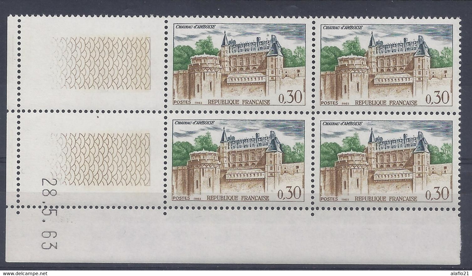 CHATEAU D'AMBOISE N° 1390 - Bloc De 4 COIN DATE - NEUF SANS CHARNIERE - 28/5/63 - 1960-1969