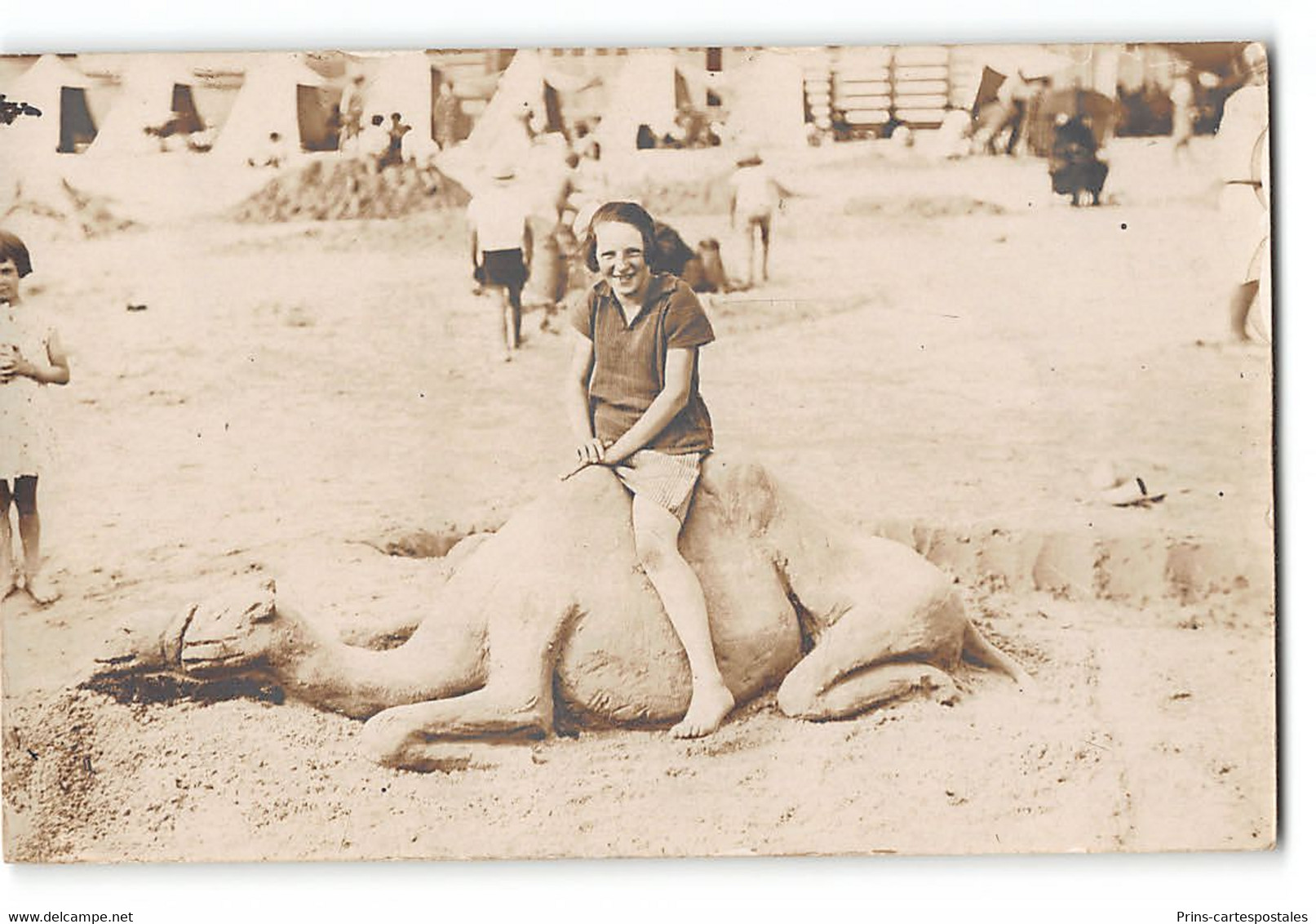 CPA 85 Carte Photo Les Sables D'Olonne Scene De Plage Concours De Chateaux De Sable - Sables D'Olonne