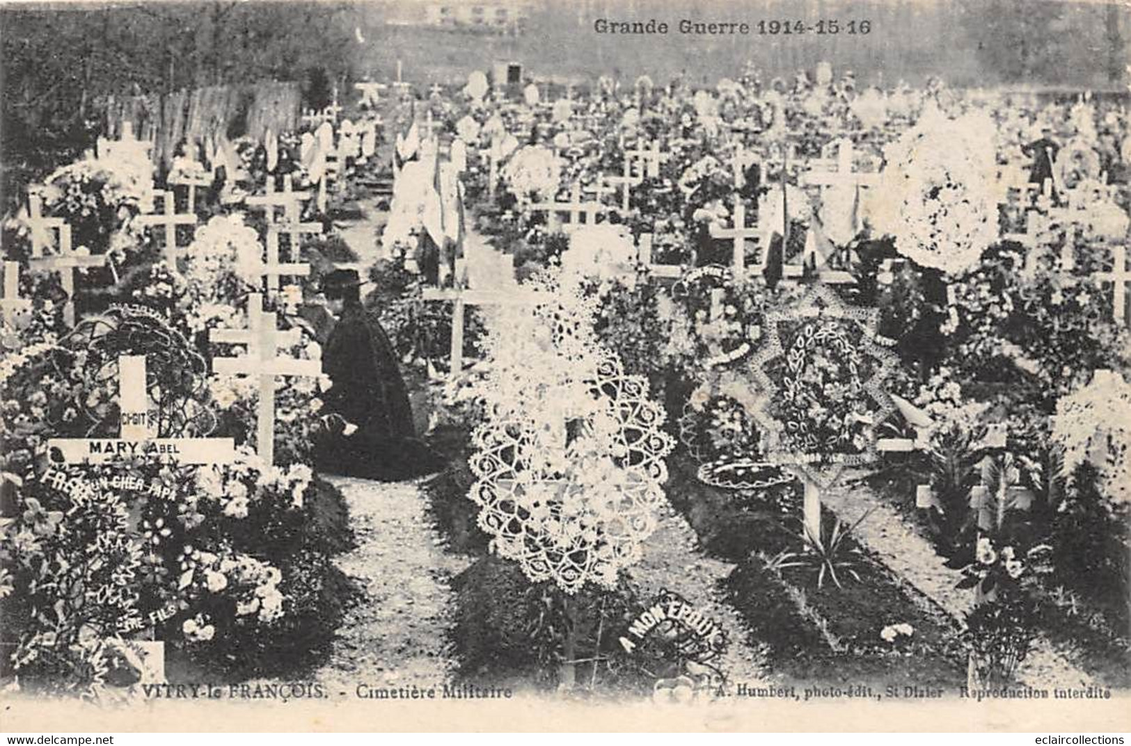 Vitry Le François           51          Le Cimetière Militaire             (voir Scan) - Vitry-le-François