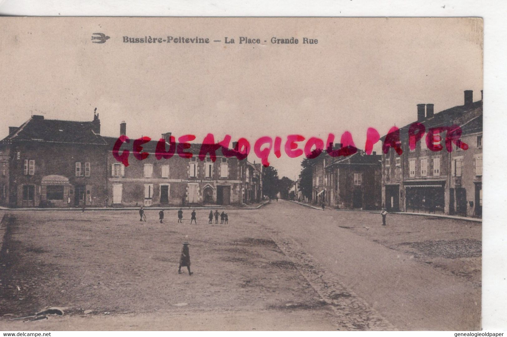 87- BUSSIERE POITEVINE - LA PLACE  GRANDE RUE - Bussiere Poitevine