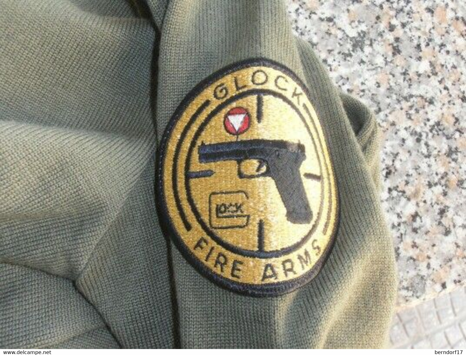 RARE GLOCK MILITARY WOOL PULLY W/ 1ST GLOCK LOGO PATCH - Divise