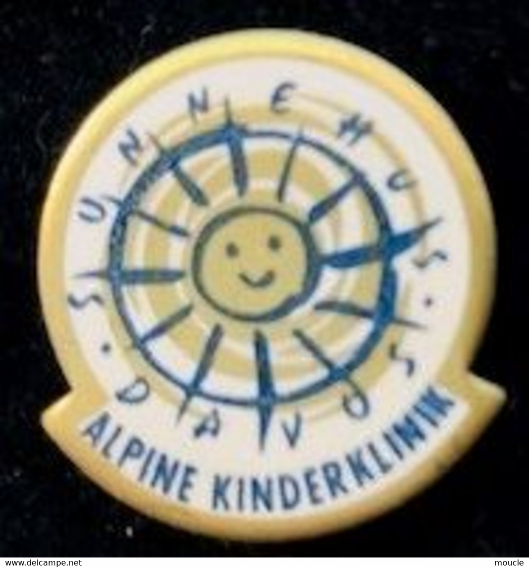 ALPINE KINDERKLINIK - CLINIQUE POUR ENFANTS - DAVOS - GRISON - SUNNEHUS - SUISSE - SCHWEIZ - SOLEIL - SUN -  (1) - Médical