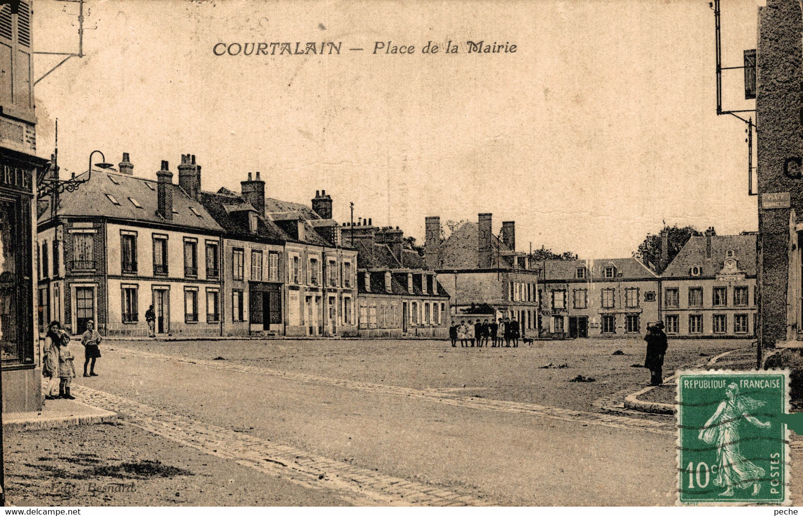 N°78903 -cpa Courtalain -place De La Mairie- - Courtalain