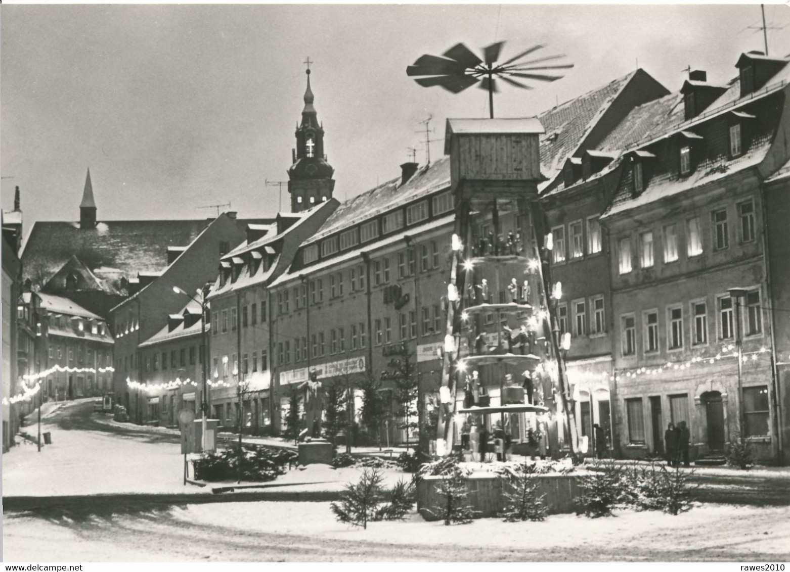 AK DDR Schneeberg Erzgebirge 1983 Weihnachtszeit Markt Weihnachtspyramide - VEB Foto-Verlag Erlbach - Schneeberg