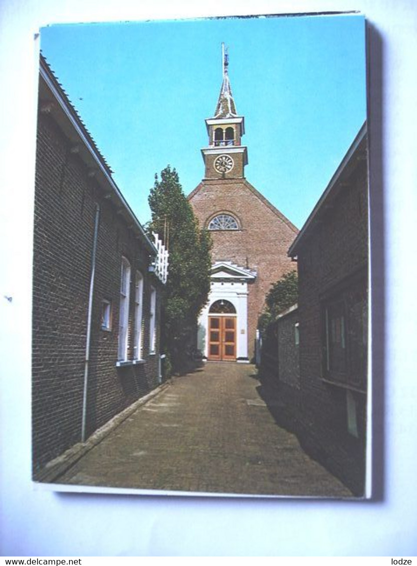 Nederland Holland Pays Bas Staveren Stavoren  Met NH Kerk En Steegje - Stavoren