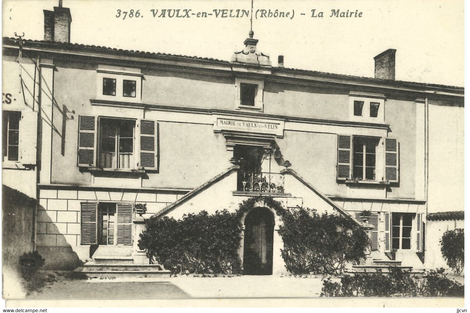 69 / Vaux-en-Velin - Lot De 3 Cartes Postales (Mairie , Place Eglise, Ecole Des Filles) - Voir Scan - Vaux-en-Velin