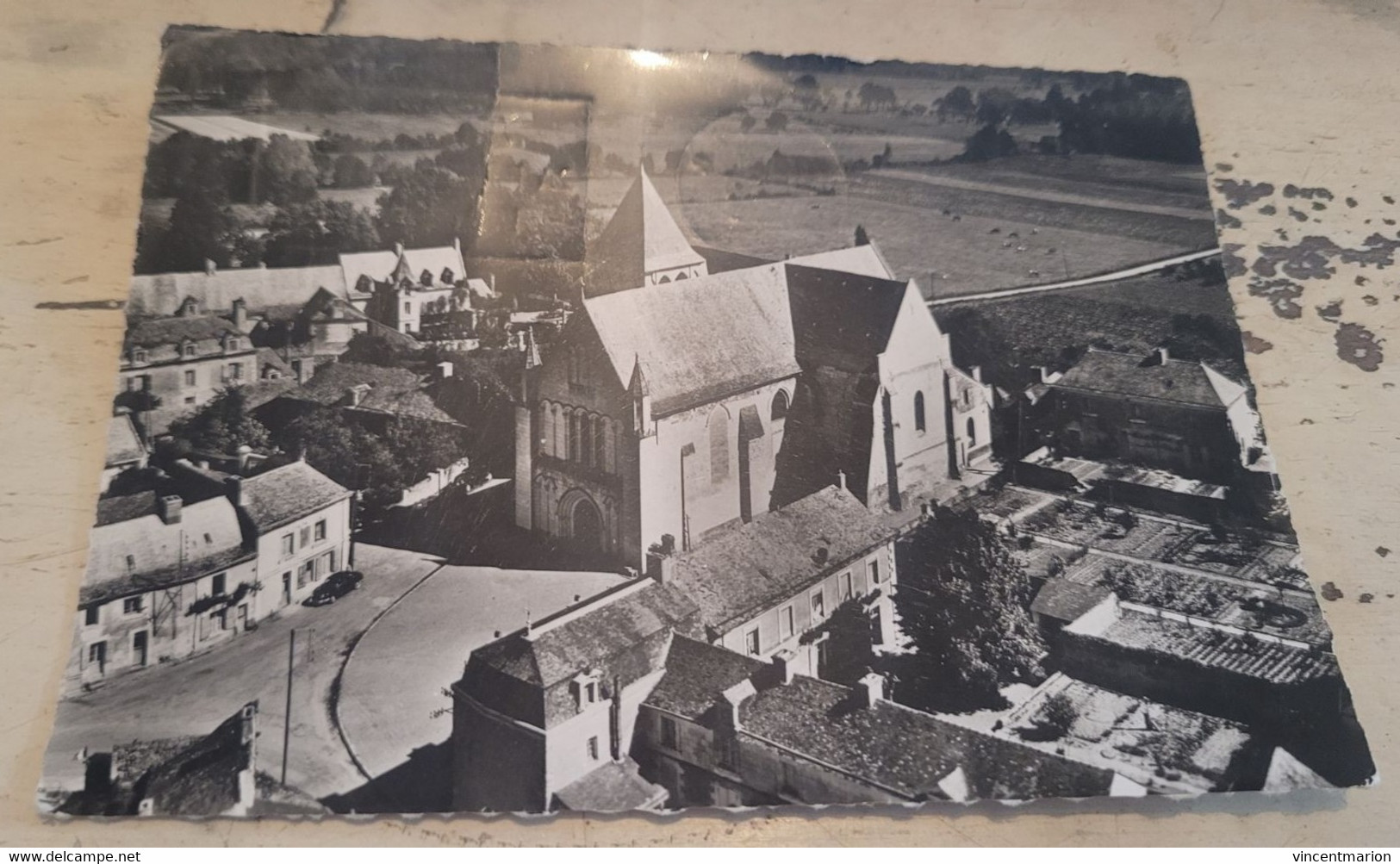 BLAISON 49 - CPSM RARE - L EGLISE ET LA PLACE - EN AVION, VUE AERIENNE 1955 - PHOTO LAPIE ST-MAUR - Other & Unclassified