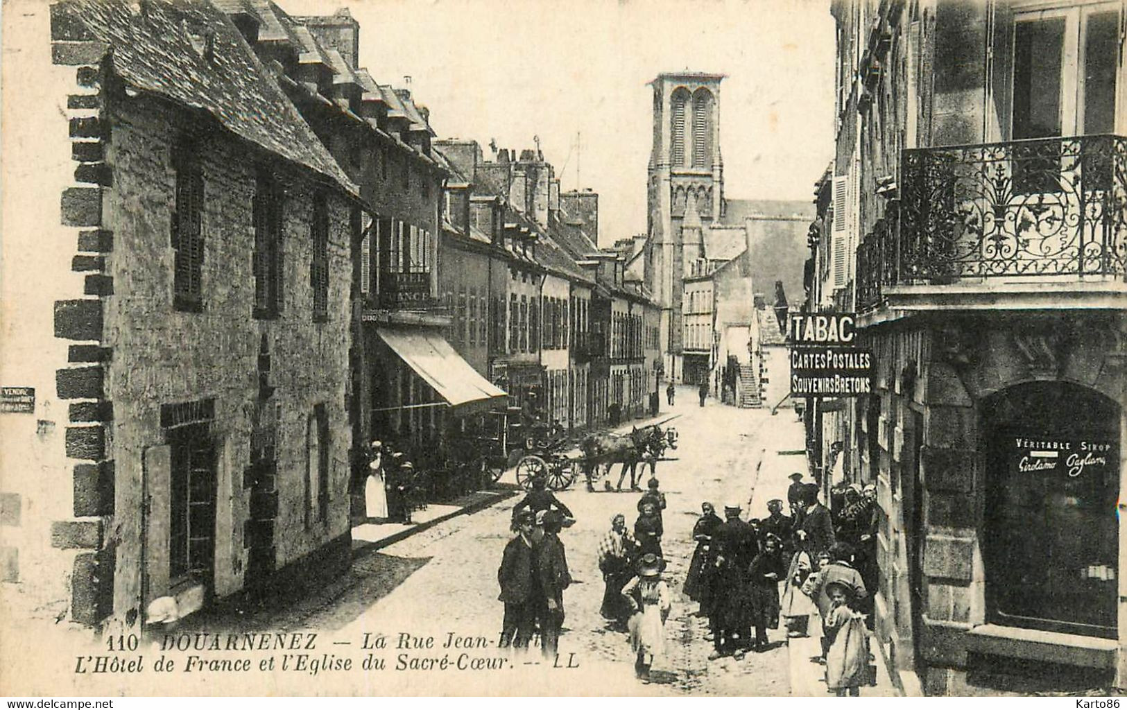 Douarnenez * La Rue Jean Bart * Hôtel De France Et église Du Sacré Coeur * Débit De Tabac Tabacs Cartes Postales - Douarnenez