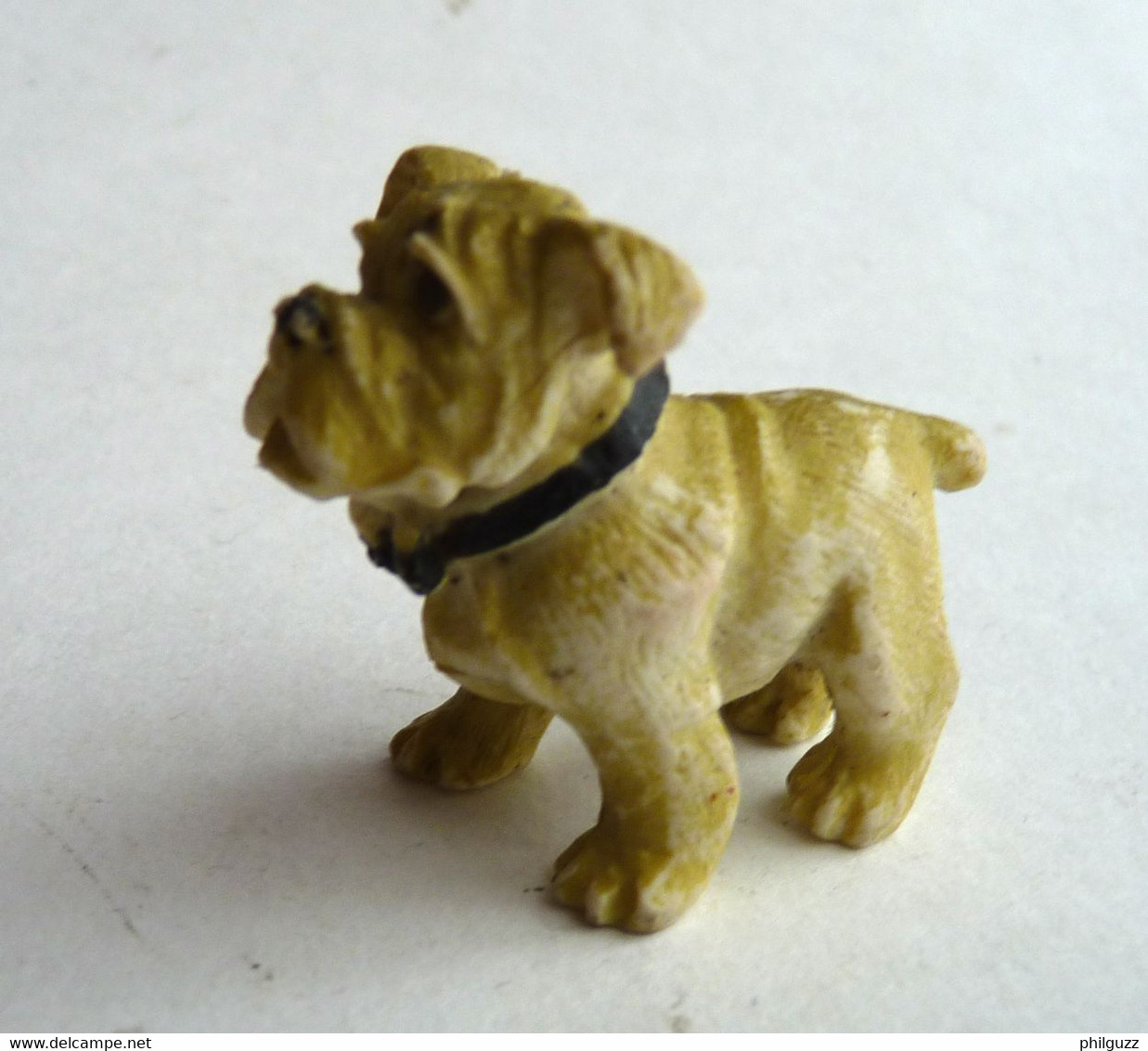 FIGURINE En Pvc CHIEN BOULEDOGUE MEG 1995 - Honden