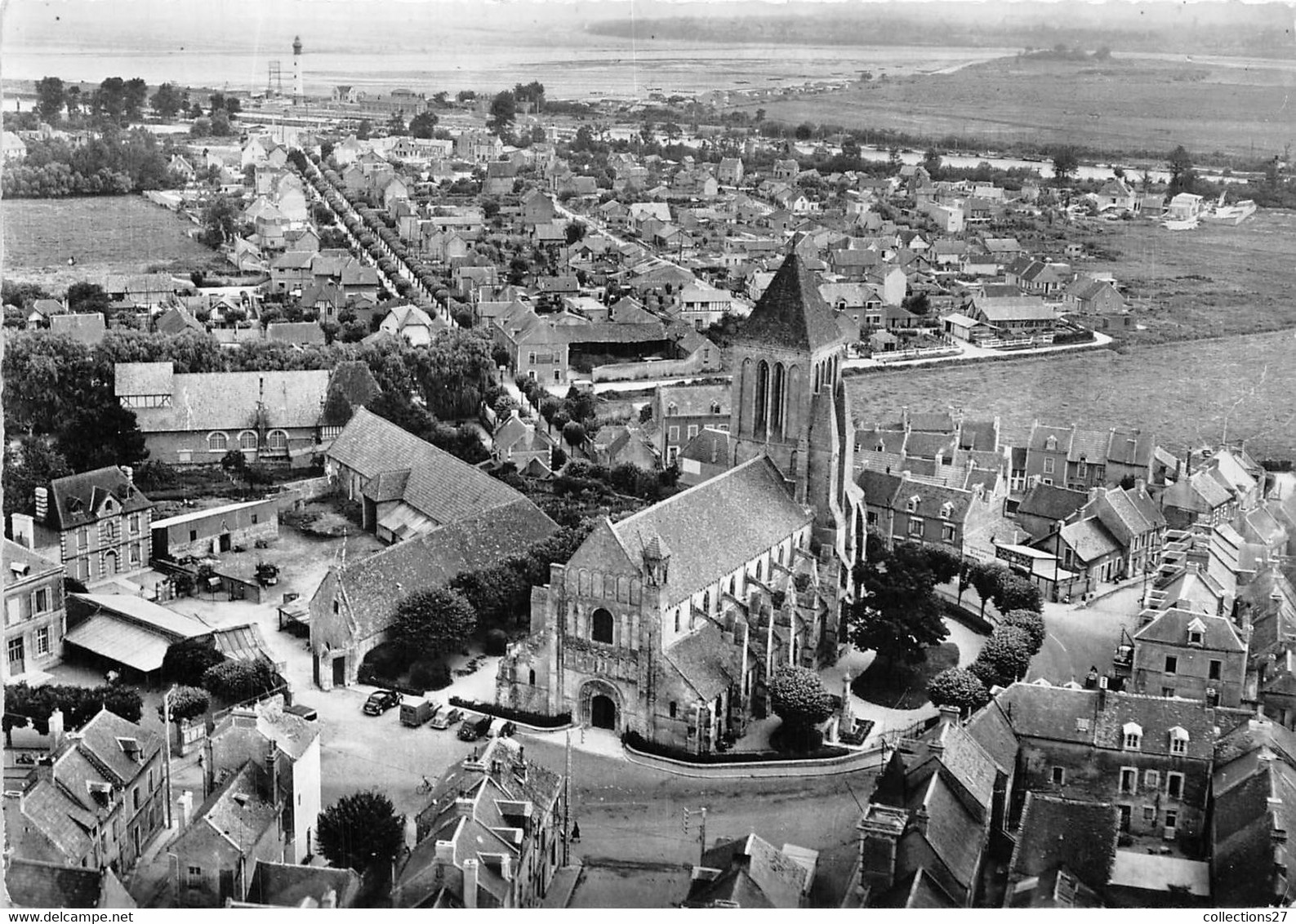 14-OUISTREHAM-RIVA-BELLA- L'EGLISE ROMANE VUE DU CIEL - Ouistreham