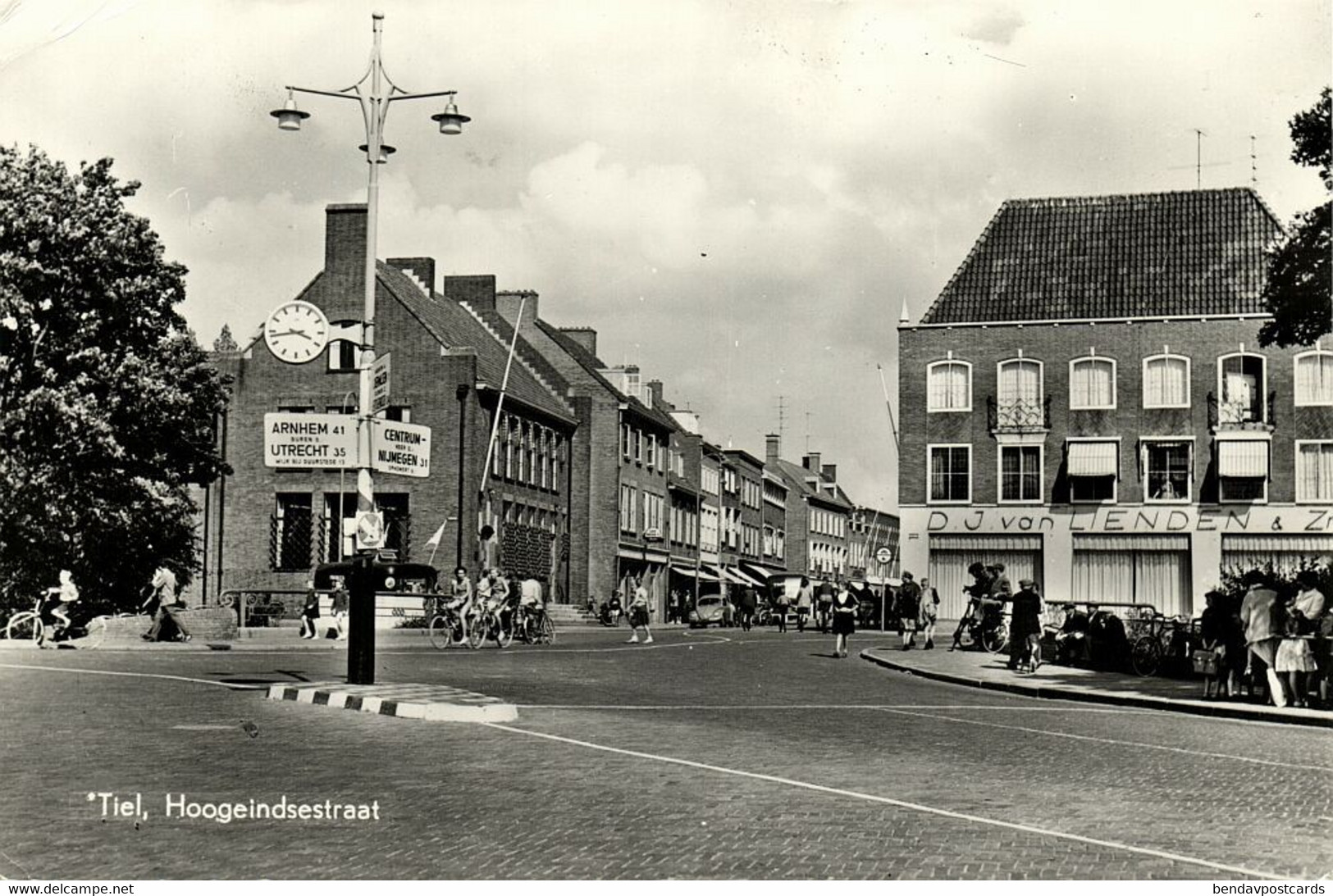 Nederland, TIEL, Hoogeindsestraat, Wegwijzer (1970) Ansichtkaart - Tiel