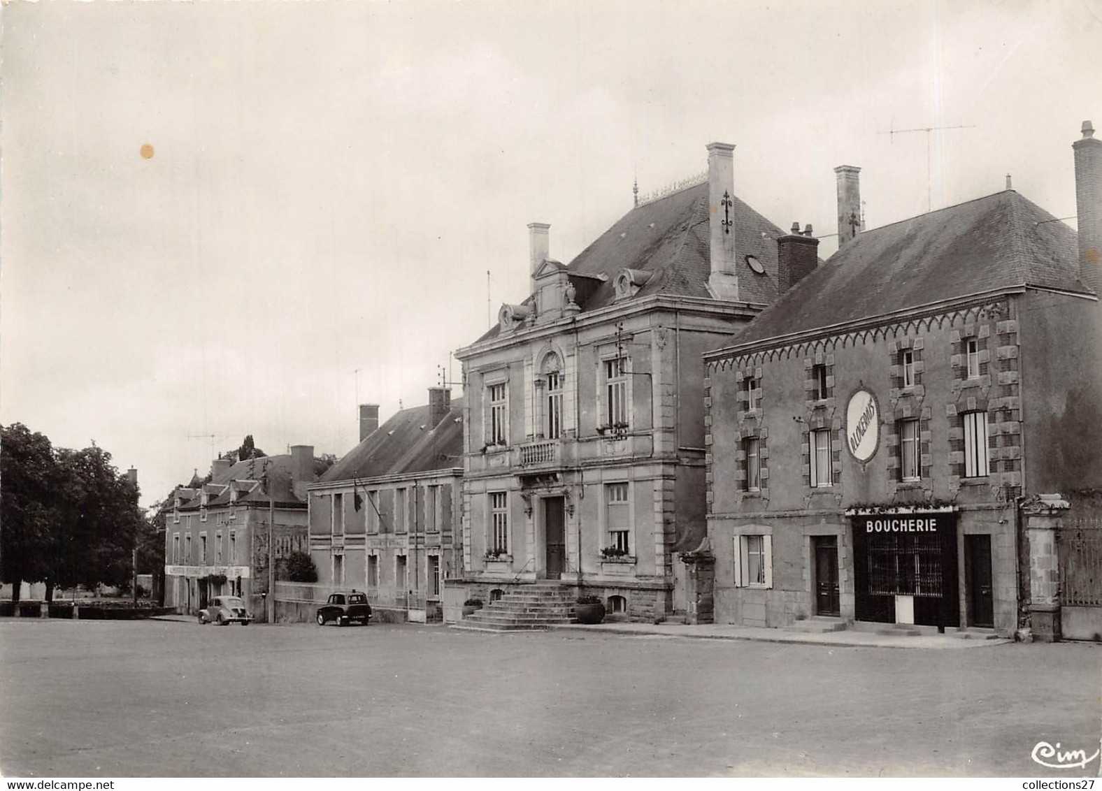 79-ARGENTON-CHATEAU- LA MAIRIE ET LA GENDARMERIE - Argenton Chateau