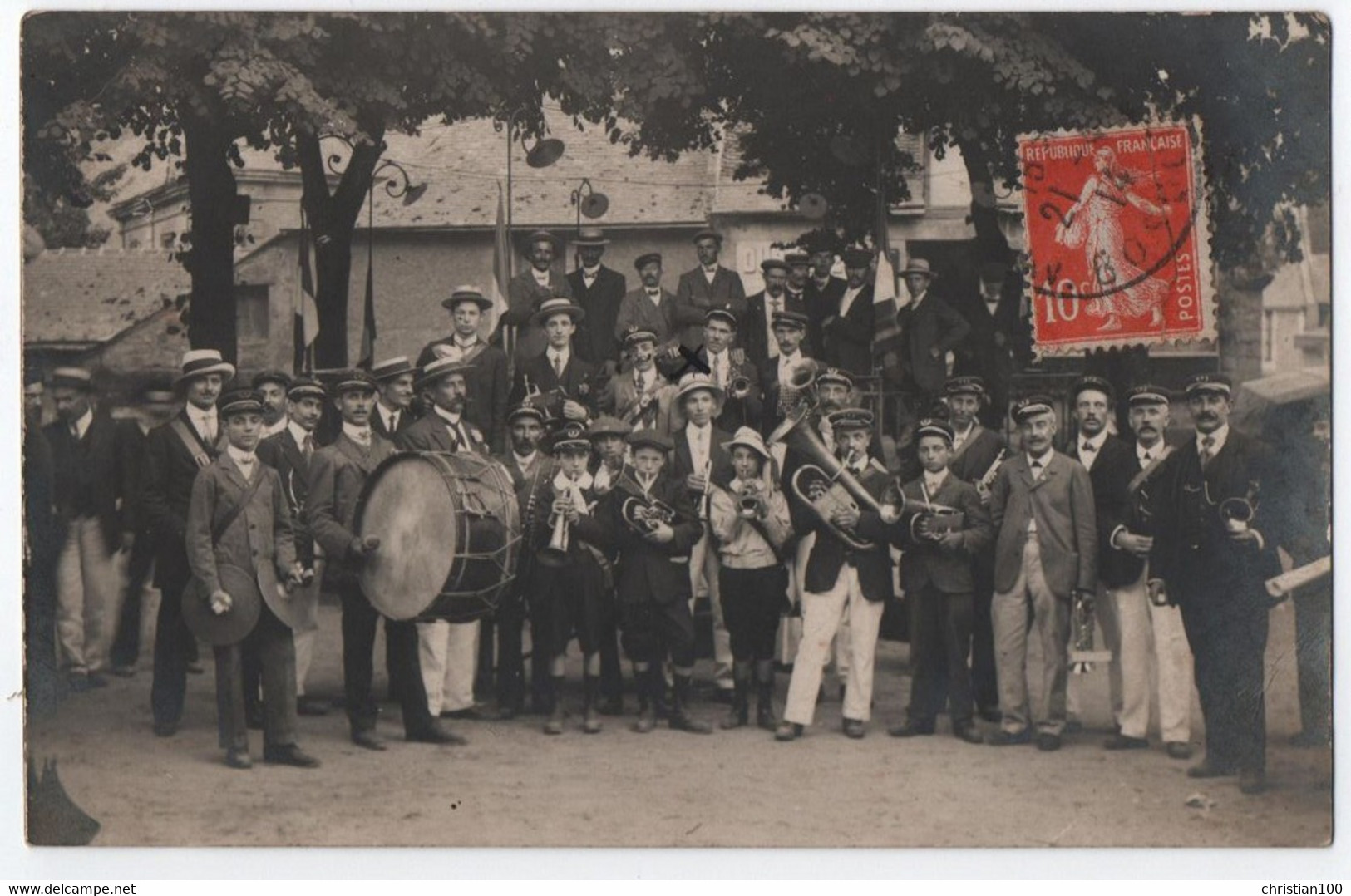 CARTE PHOTO : LA FANFARE D' AZAY LE RIDEAU ( VOIR TEXTE AU VERSO ) - MUSICIENS - ECRITE EN 1914 - RARE ?  - 3 SCANS - - Azay-le-Rideau