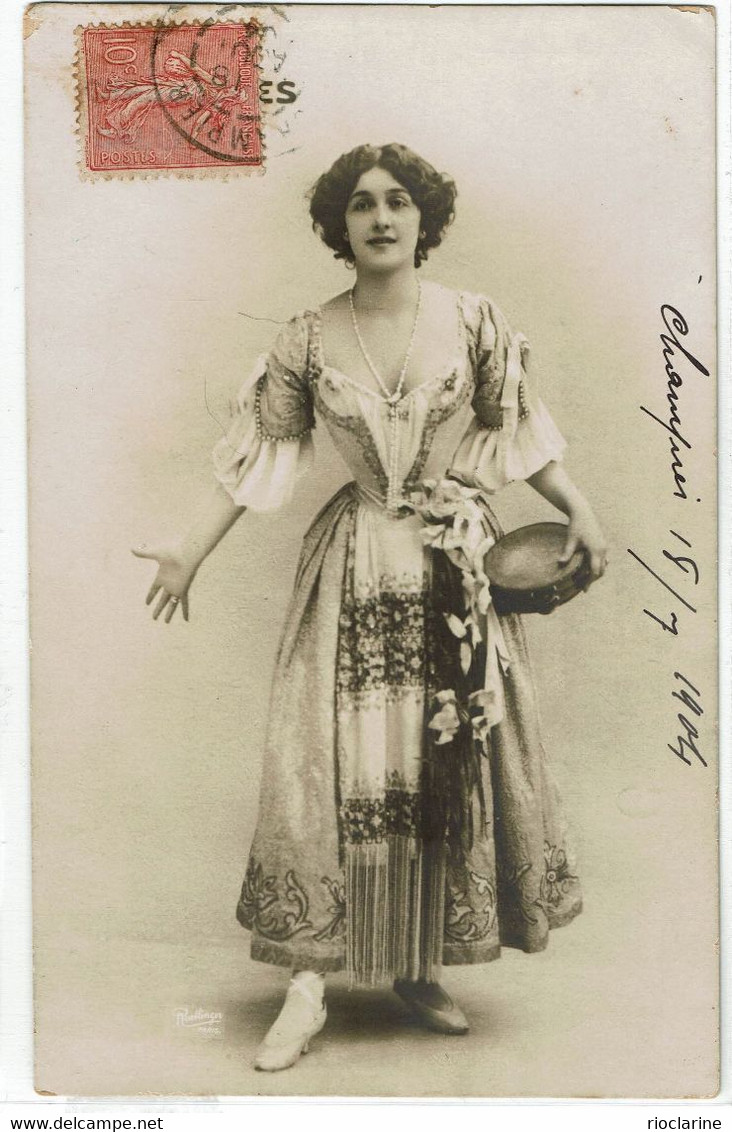 La Soprano Lina Cavalieri En Costume De Scène Avec Tambourin Photo Reutlinger - Opera