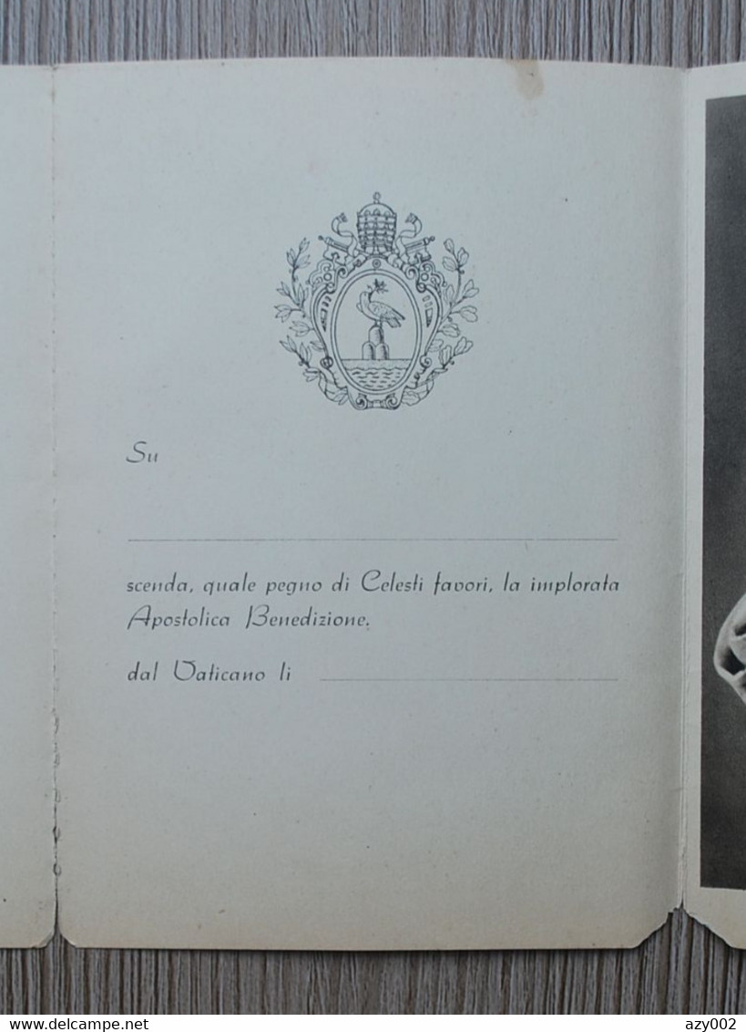 RARE - VATICAN 1947 - Hommage de la Chrétienté au Pape PIE XII, défenseur de la PAIX ... Pochette et 3 cartes attenantes