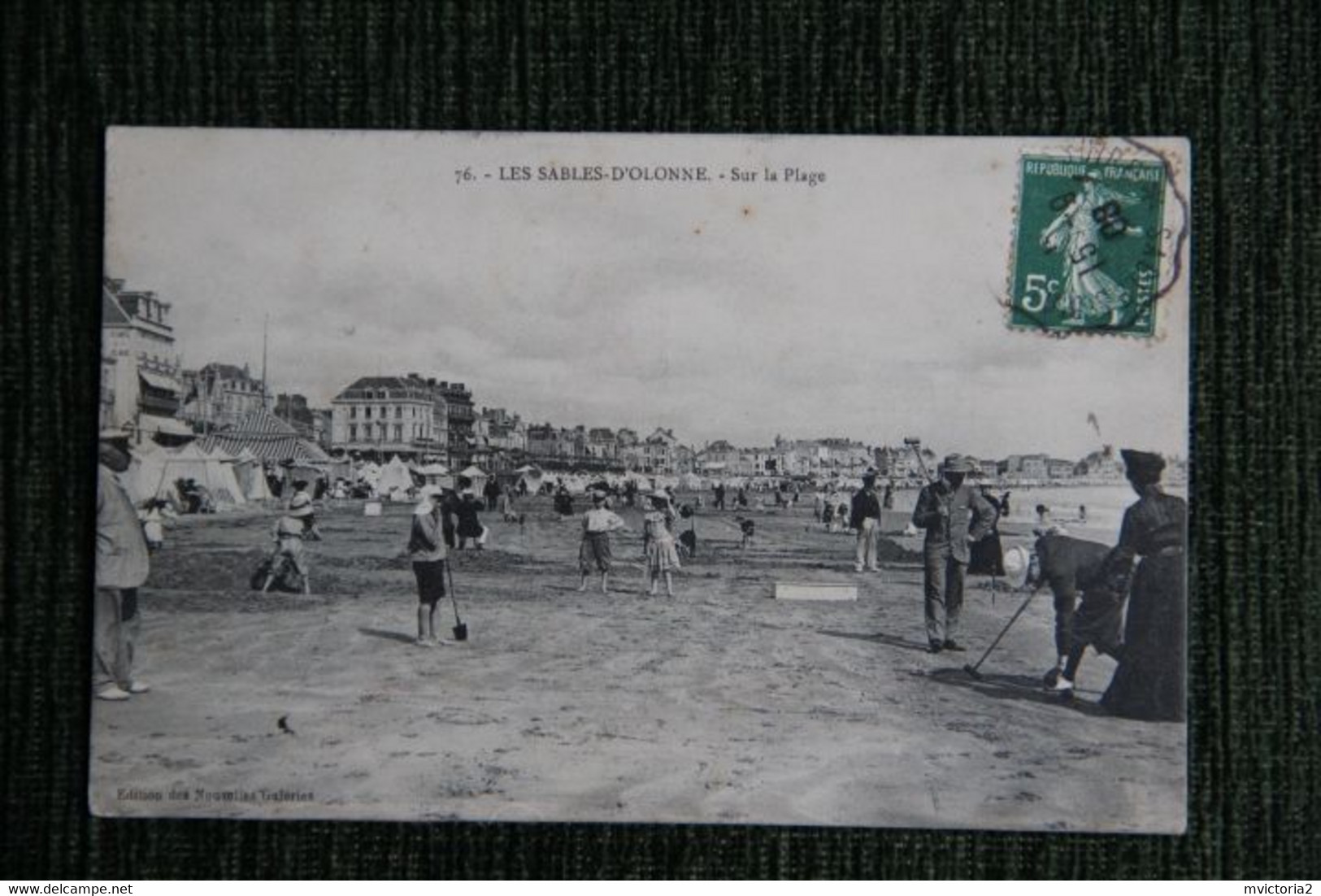 Les Sables D'OLONNE - Sur La Plage - Sables D'Olonne